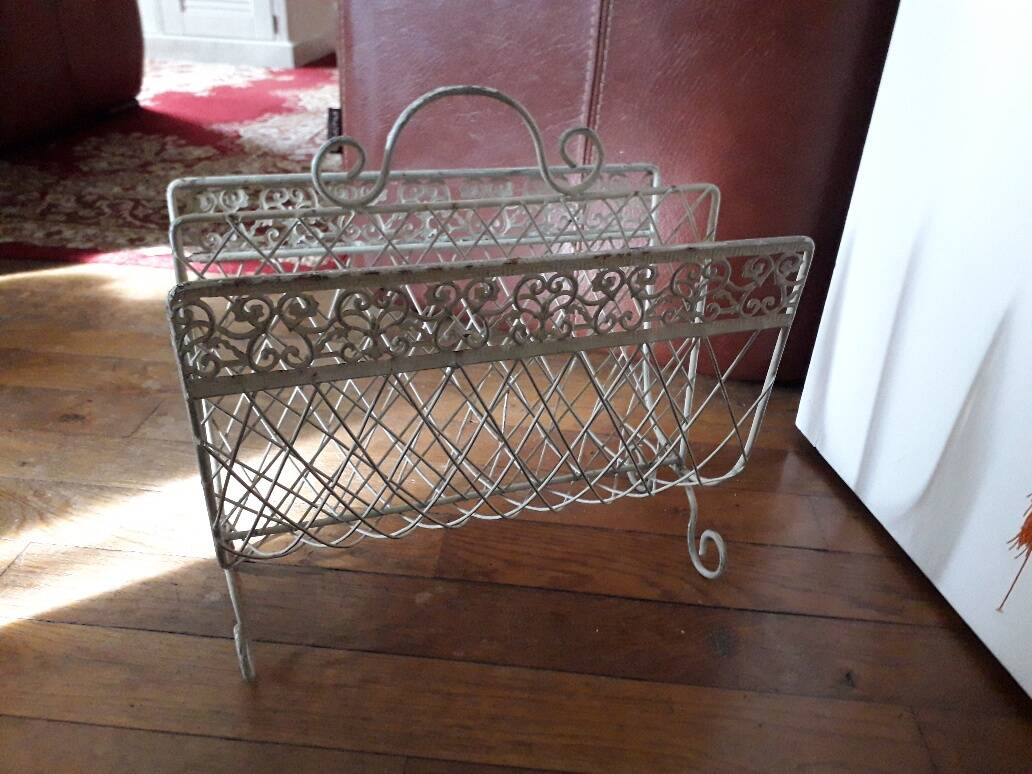 Magazine rack