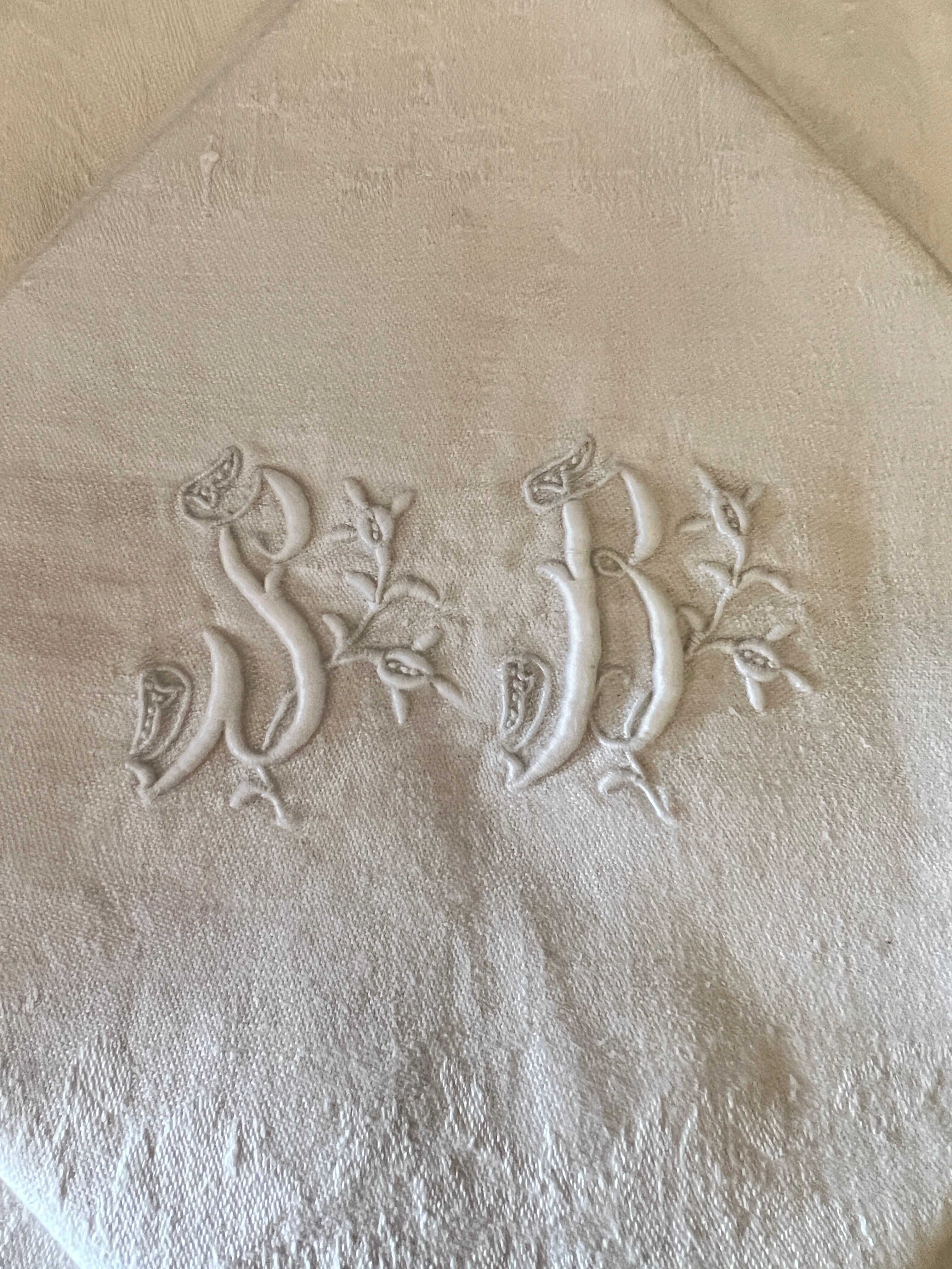 BHV - Old tablecloth