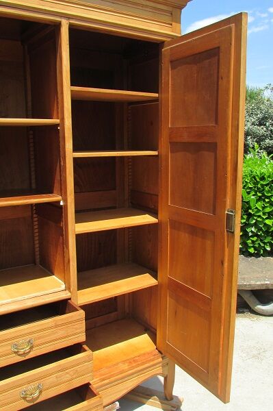 Armoire penderie des années 50 en orme