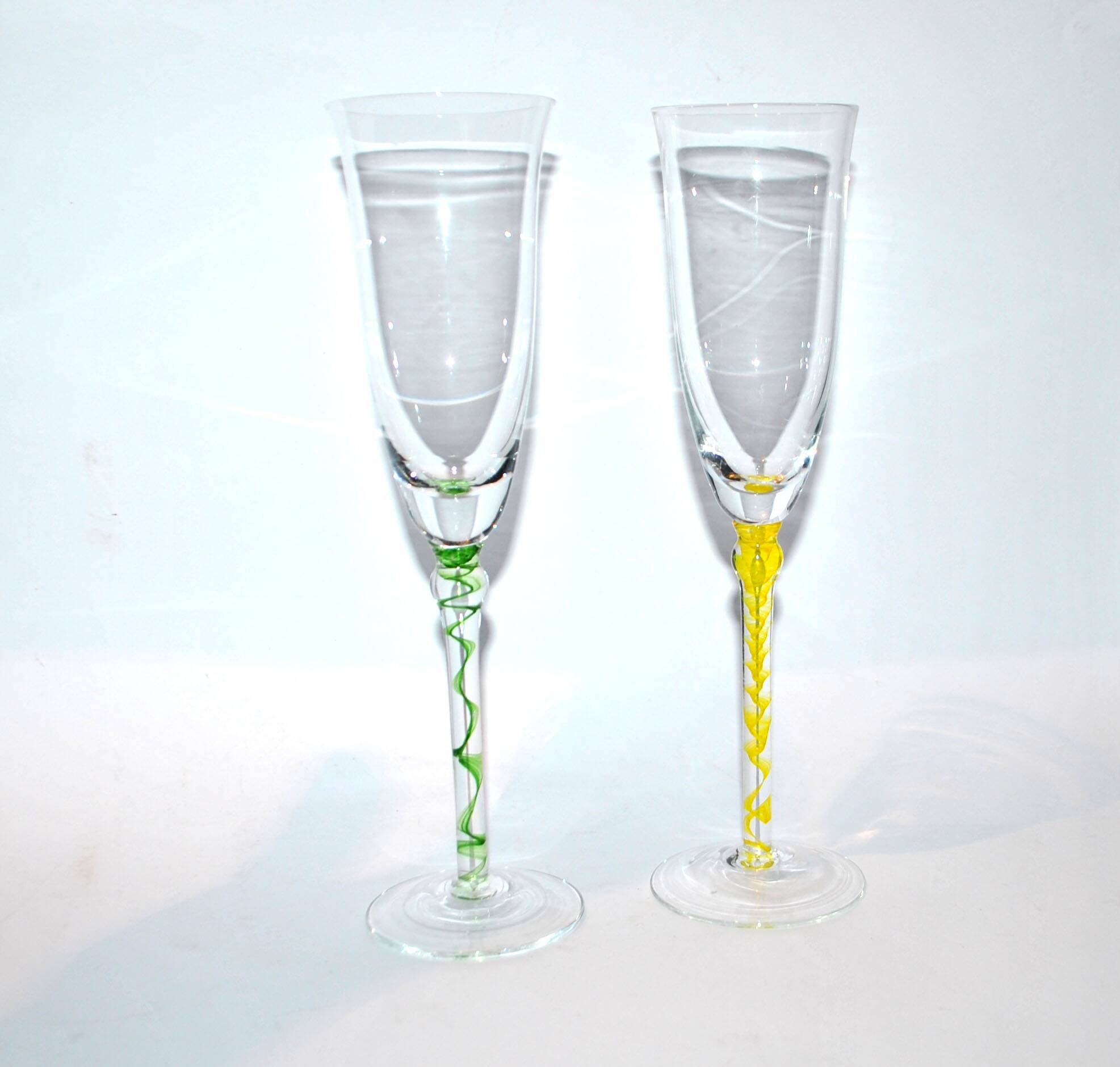 Murano set of 2 yellow green filigree glass champagne flutes