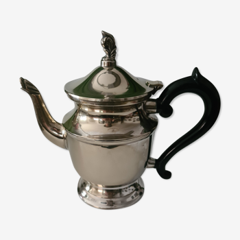 Tin teapot and Black Bakelite handle