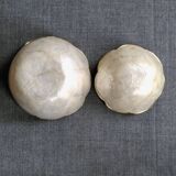 2 coupelles forme fleur en nacre et laiton, années 70-80