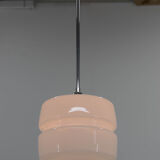 Suspension en verre opalin du milieu du siècle, années 1960