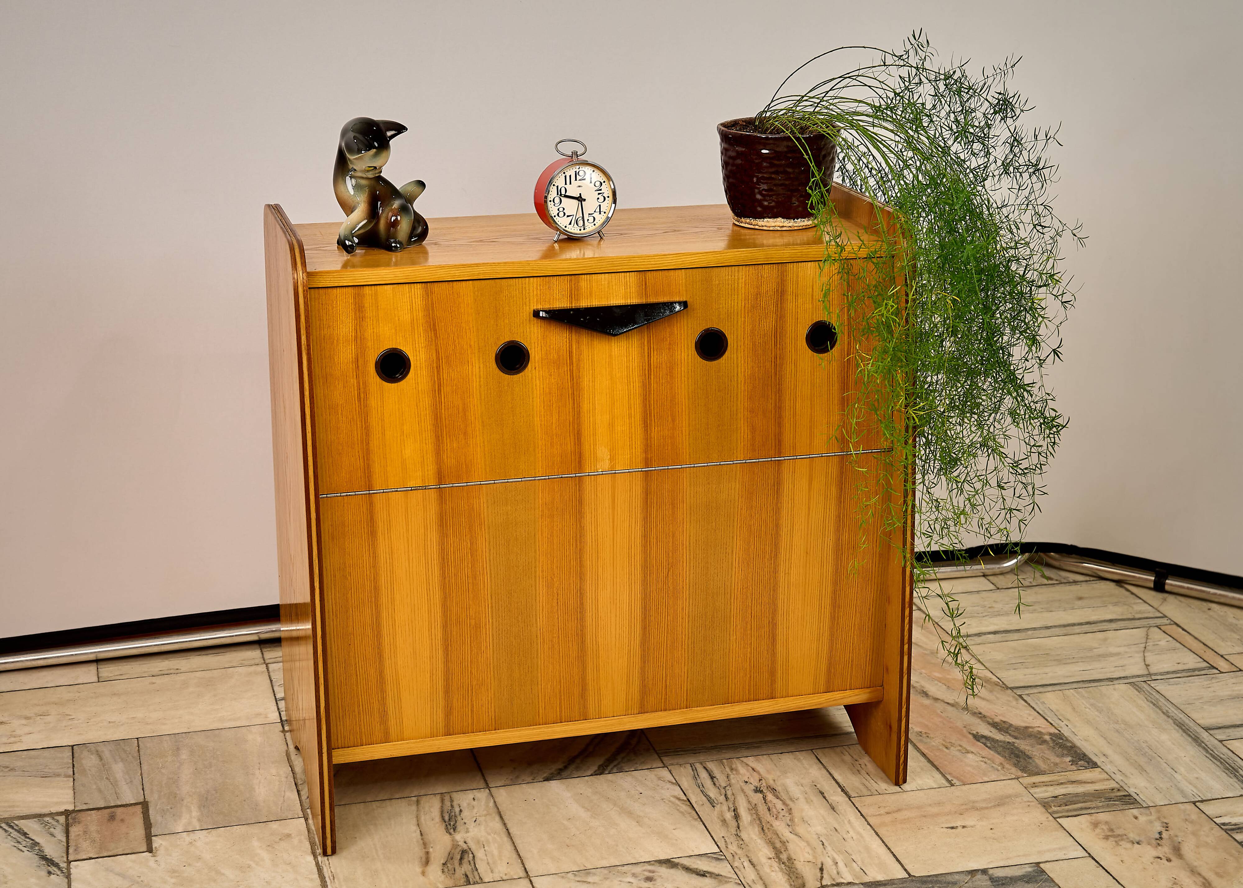 Armoire à literie du milieu du siècle, années 1960, Tchécoslovaquie