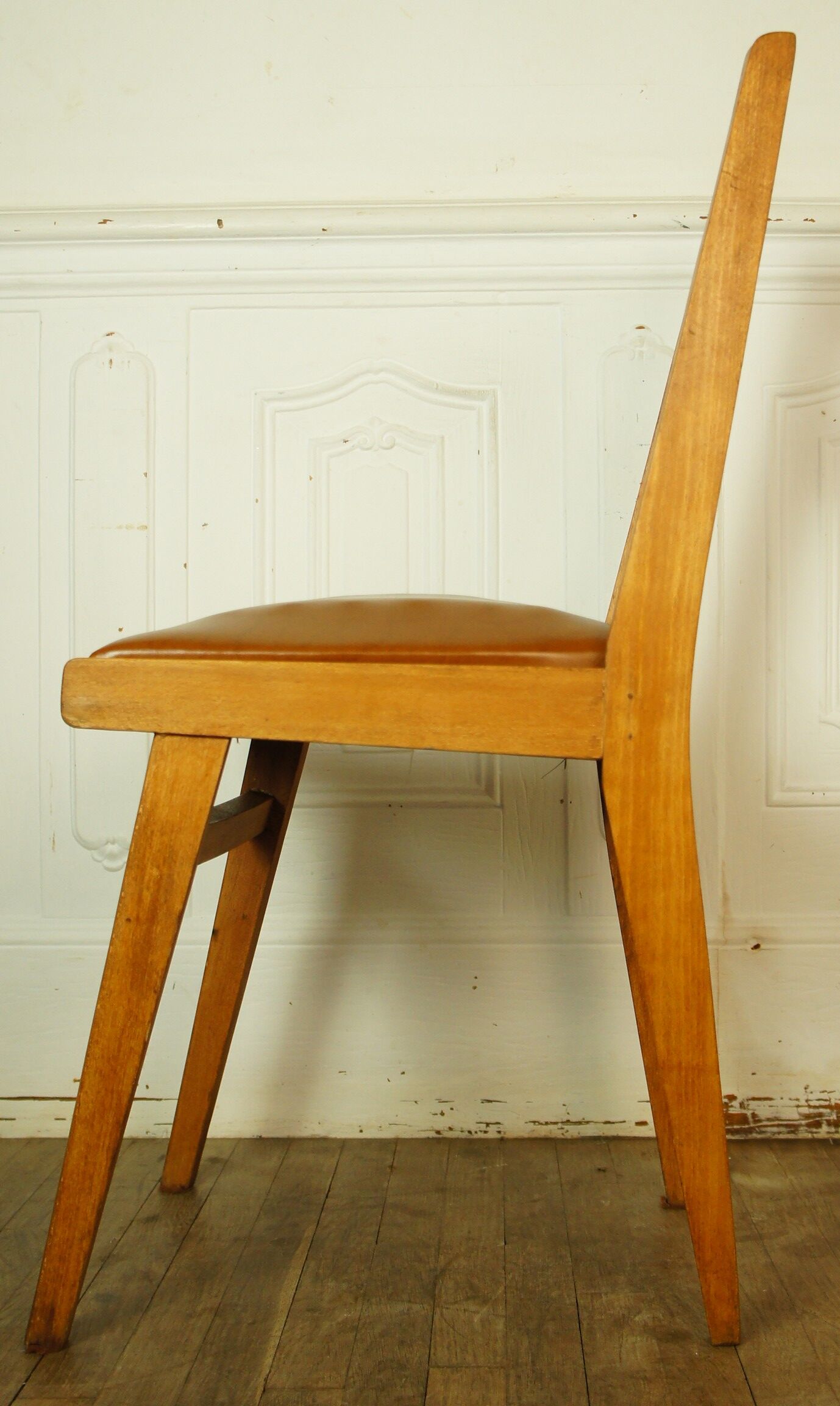 Chair feet compass reconstruction