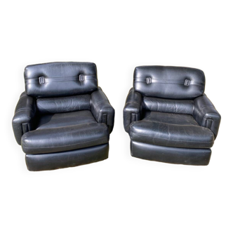 Paire de fauteuils simili cuir noir