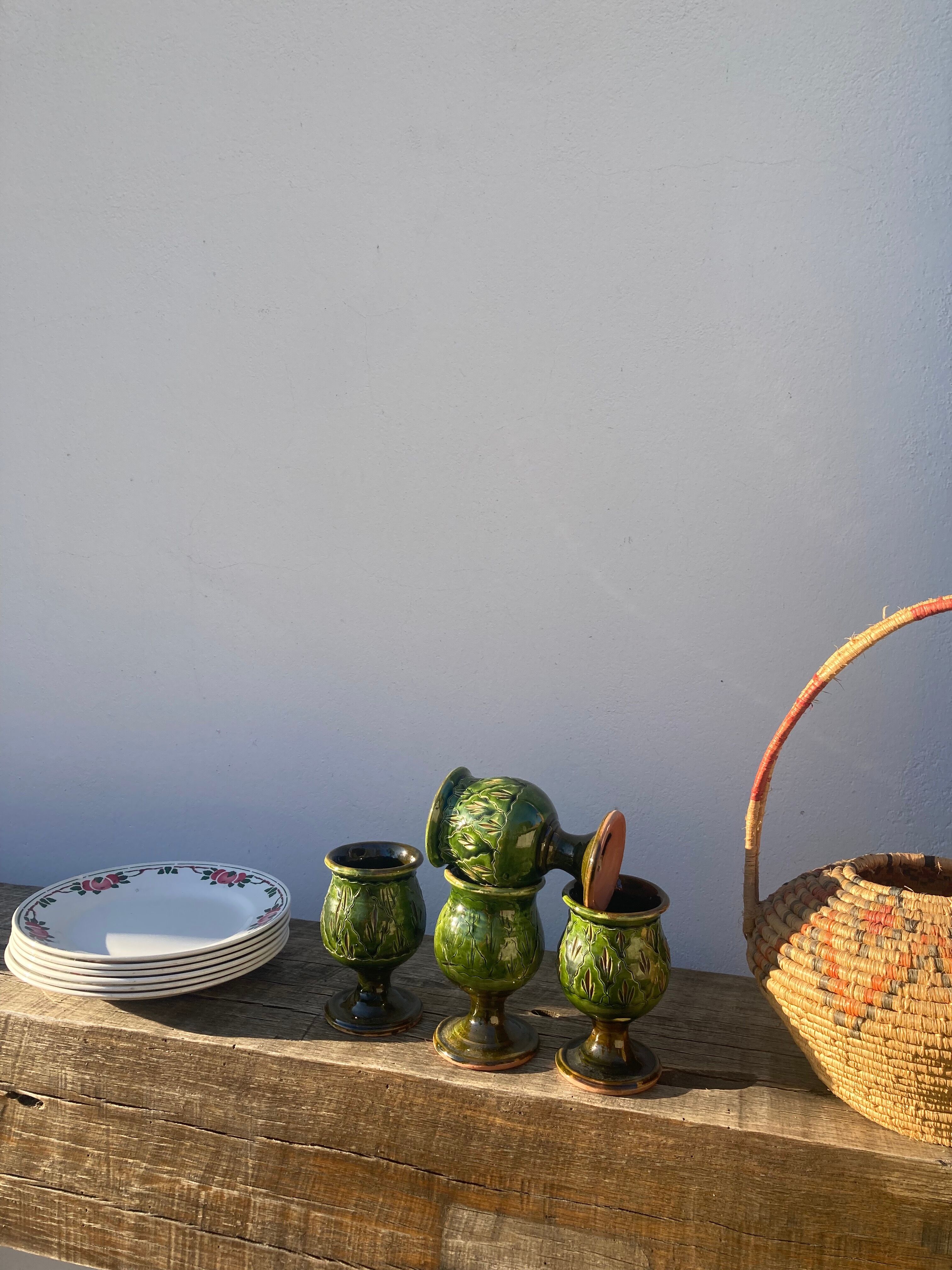 4 verres ou tasses en céramique grès émaillé vert