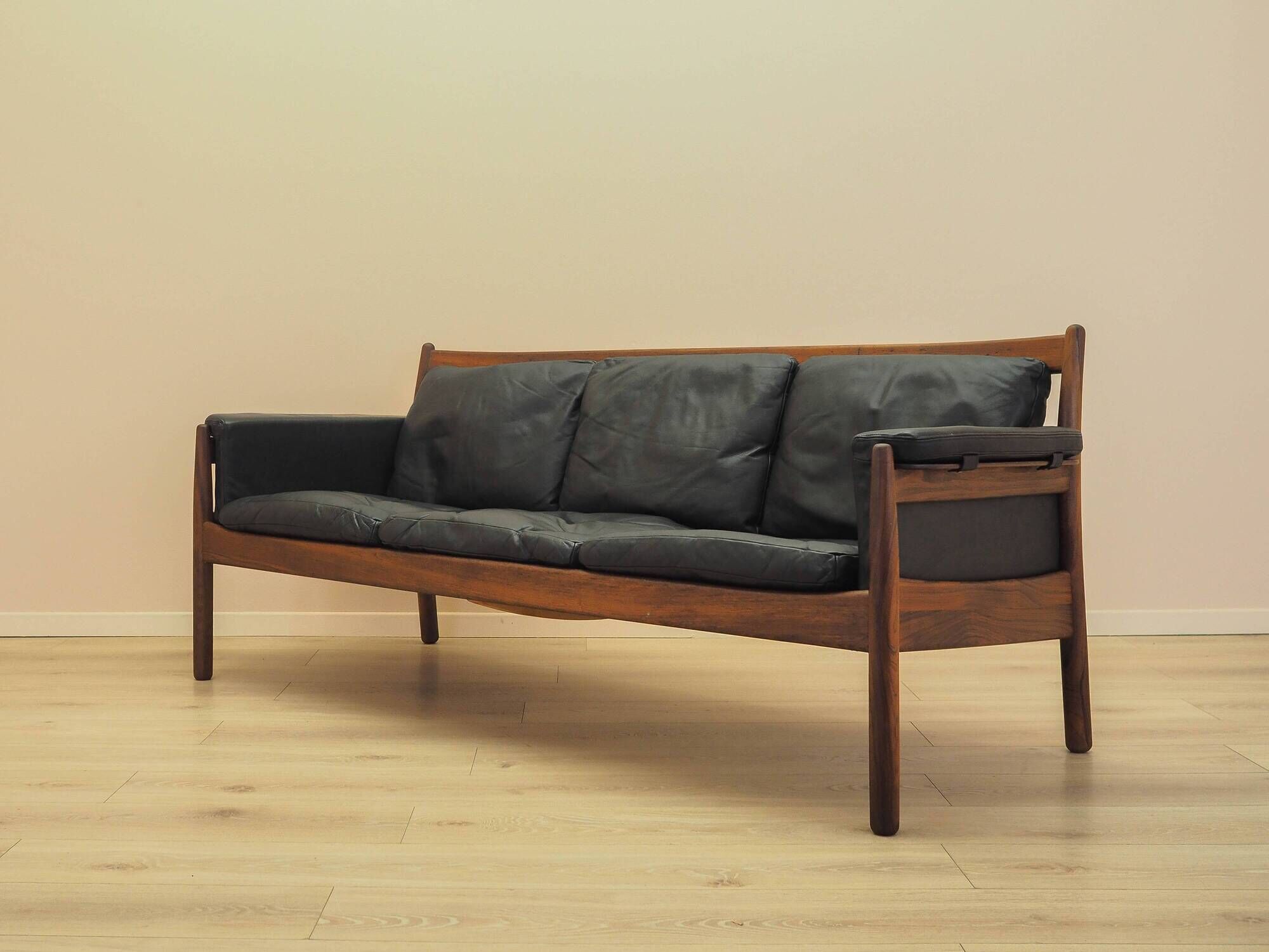 Rosewood sofa Gunnar Myrstrand for Källemo, black leather, 1960s