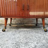 Entrance furniture with vintage wheels