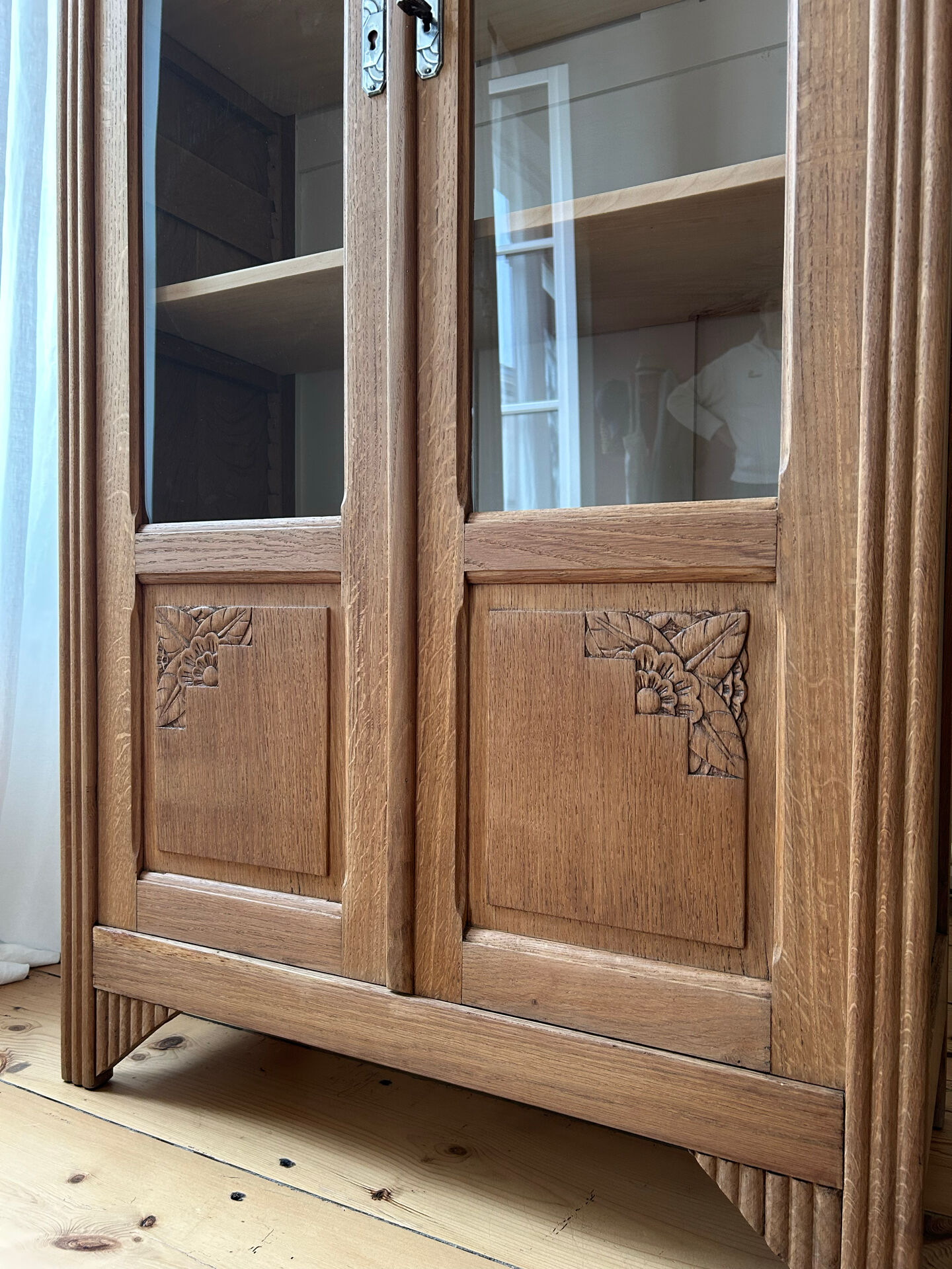 Art Deco glass cabinet (renovated)