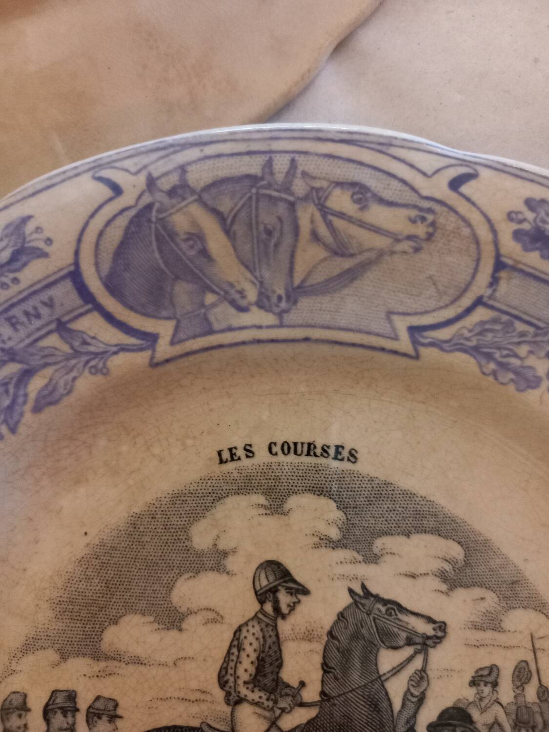 6 Talking plates. Old races