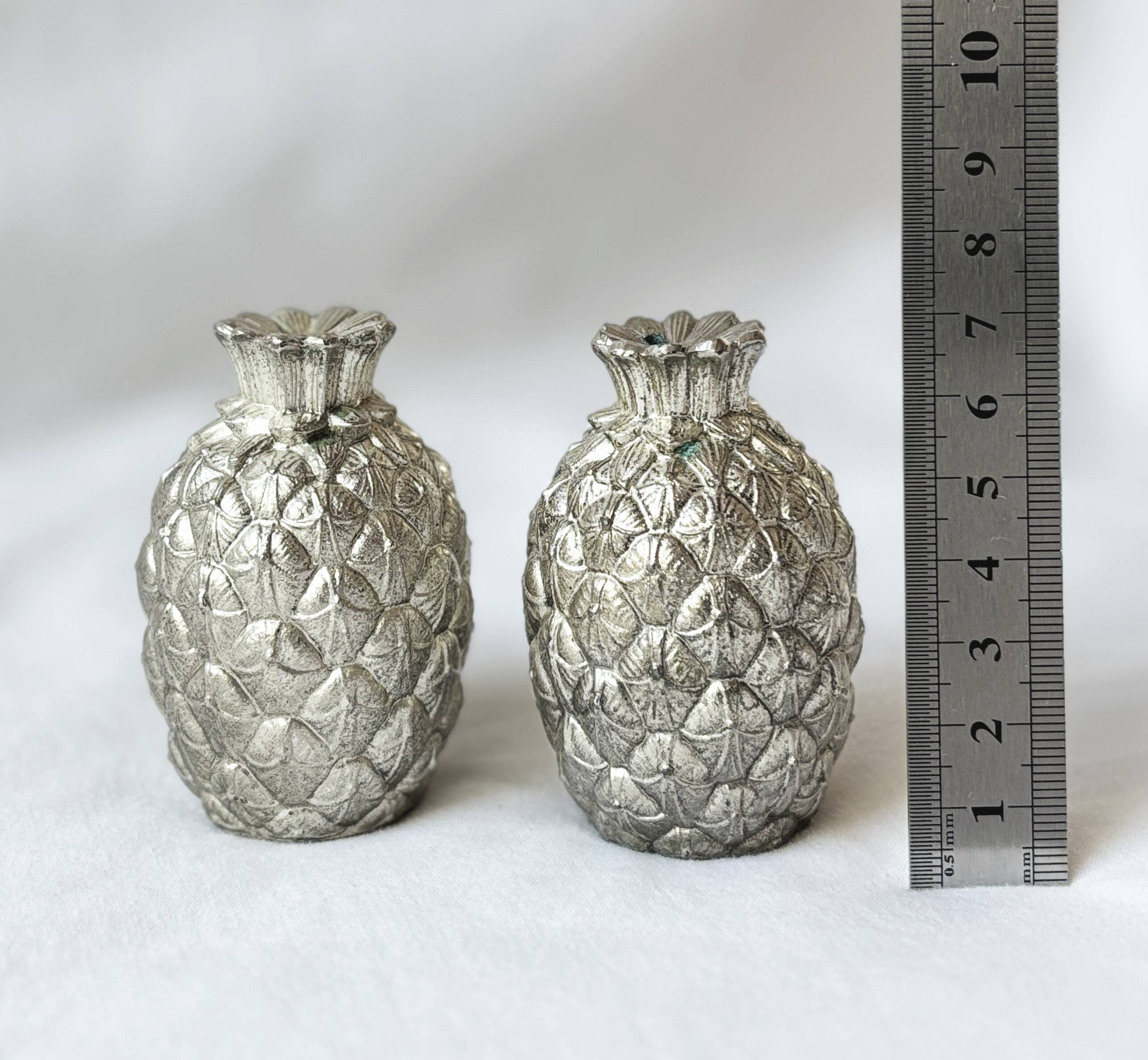 Maura Manetti pineapple-shaped salt and pepper shaker set