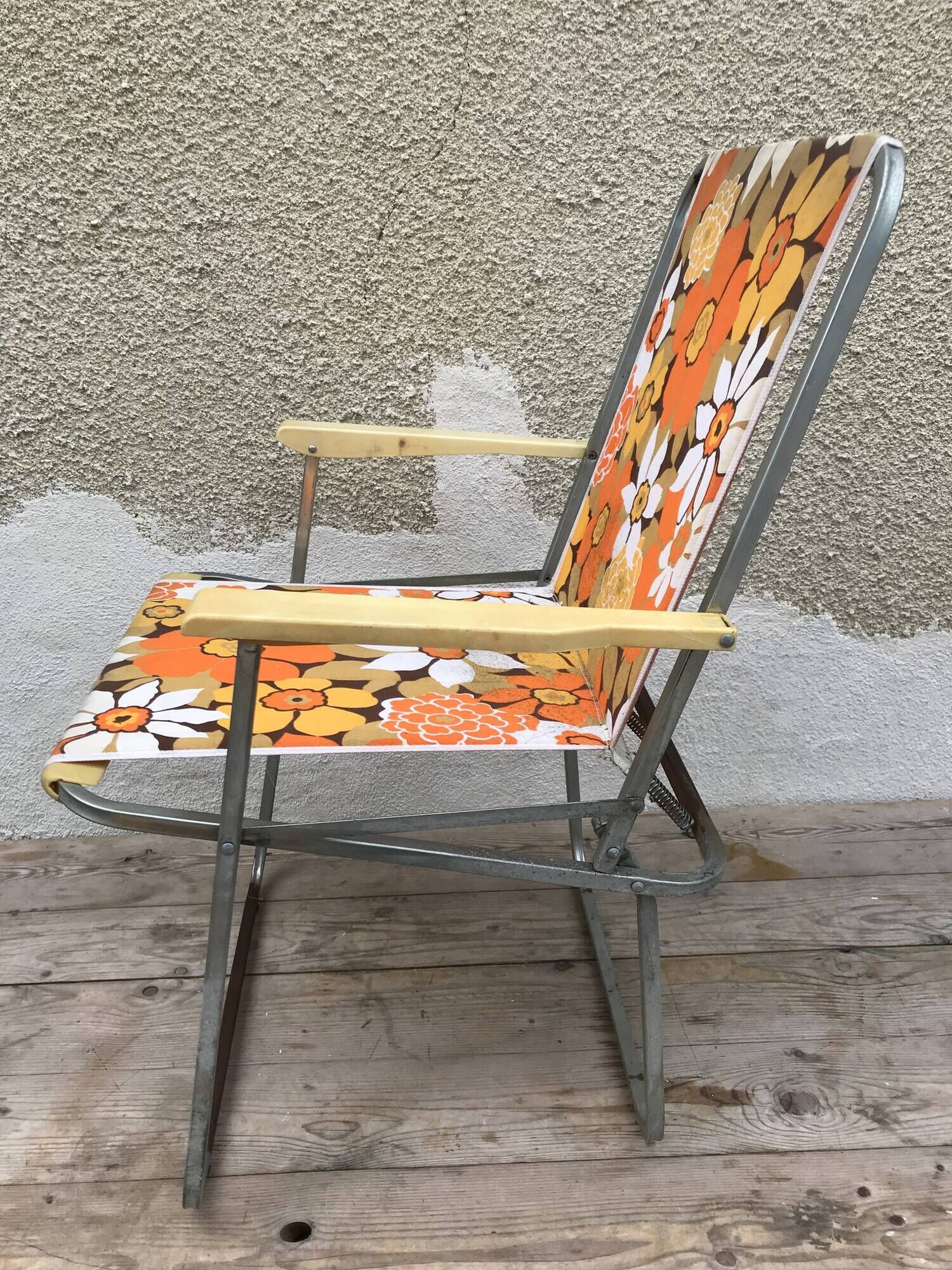 Pair of folding metal lerolin chairs in 70's fabric