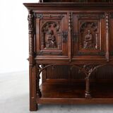 Rare grande armoire néogothique en chêne sculpté à la main du début du XIXe siècle