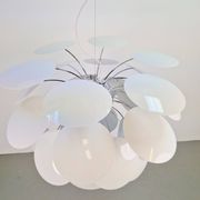 Suspension Discocó blanche par Christophe Mathieu pour Marset, années 2000.