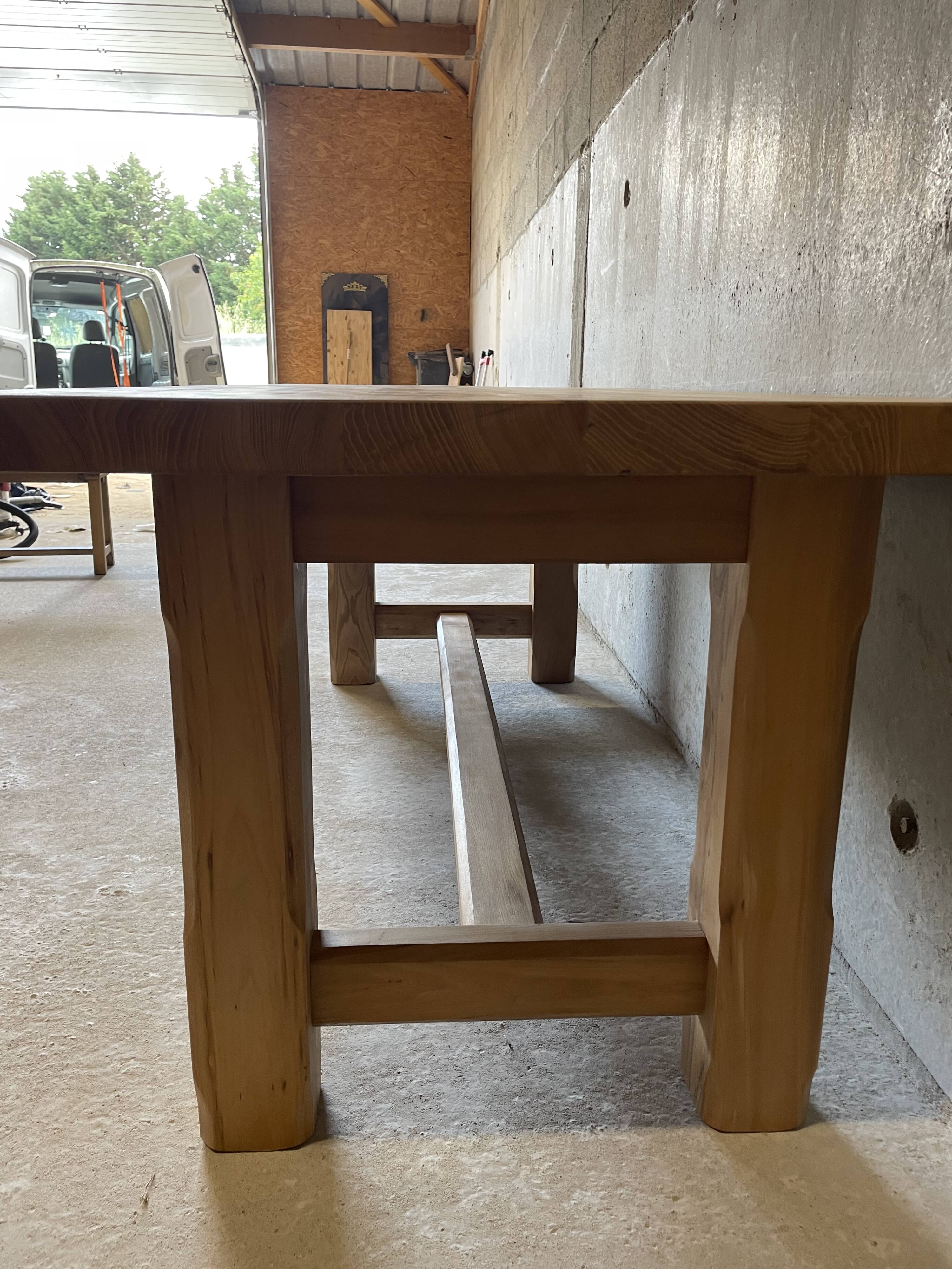 Table de ferme en orme massif – charme authentique