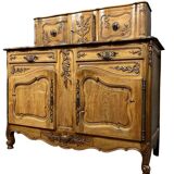 Buffet provençal a glissants style Louis XV estampillé en bois fruitier