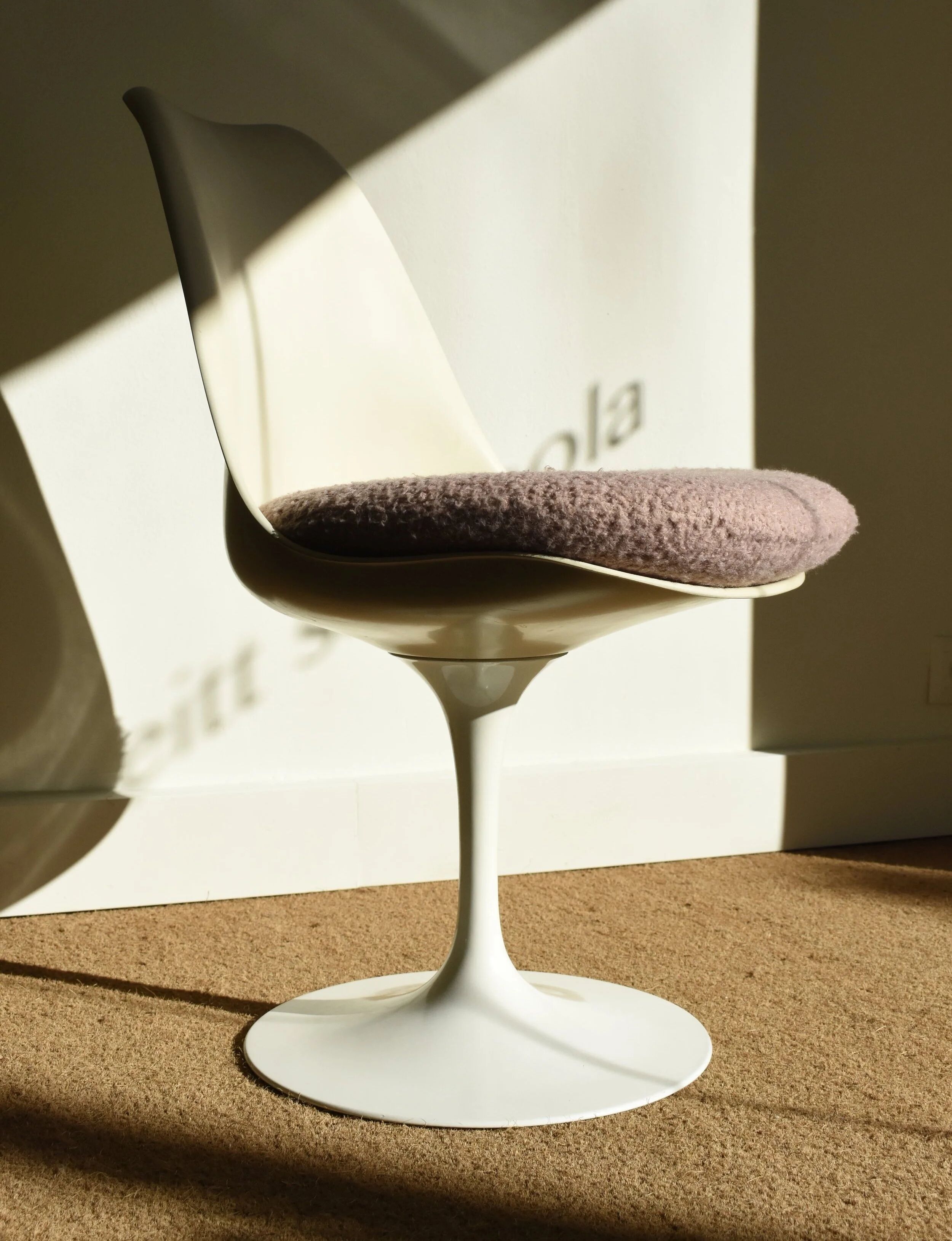 Tulip Chairs Eero Saarinen: set of three chairs