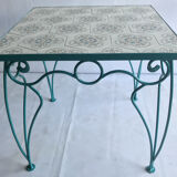 Table en fer forgé et carreau de ciment