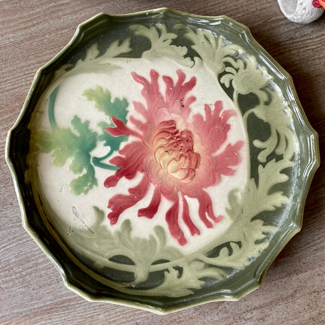 Vintage slip dish chrysanthemum Saint Clement
