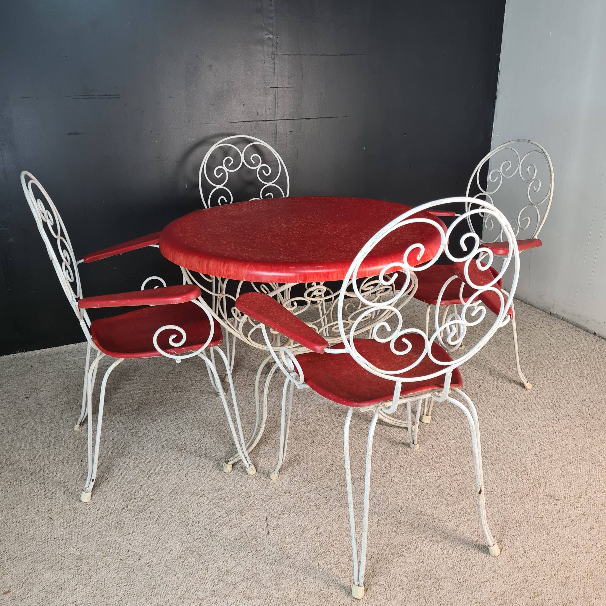 Rare 1950s garden furniture set - wrought iron & fibreglass - 5 pieces