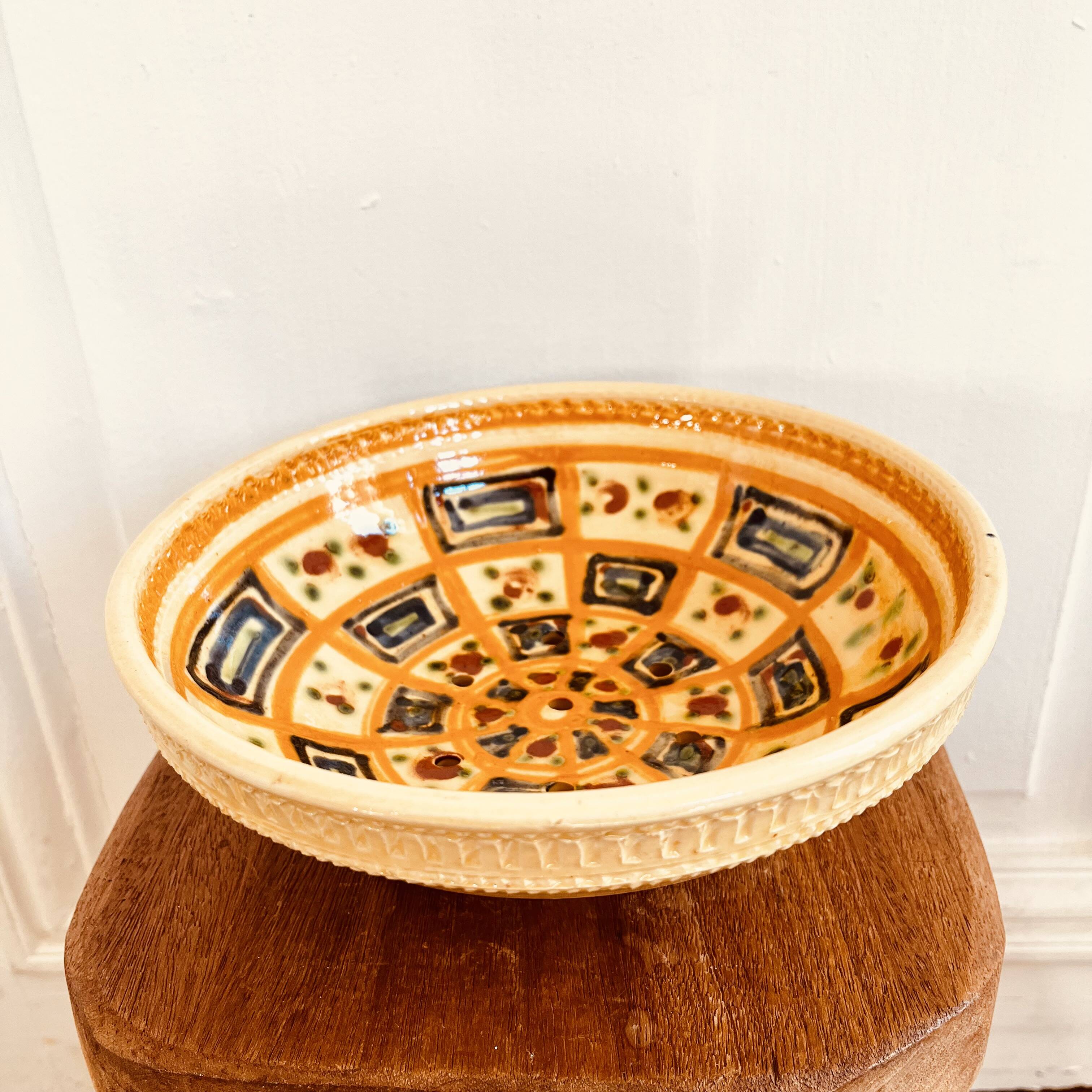 Draining dish on feet