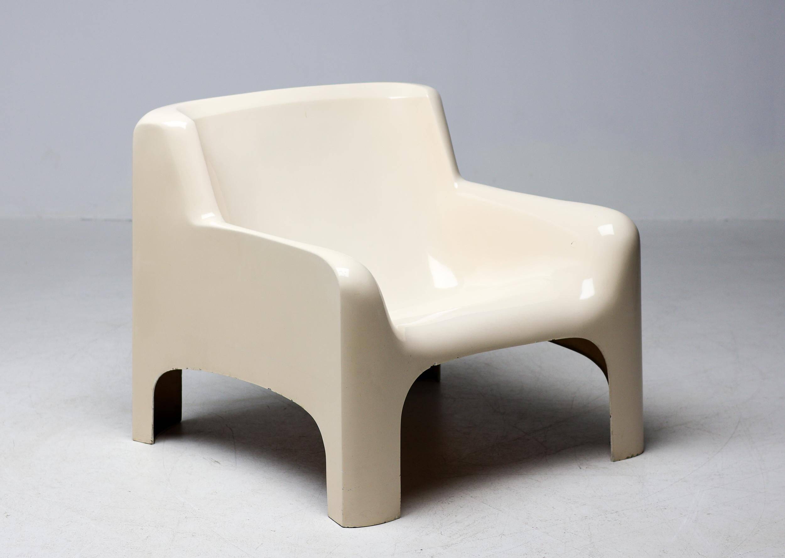 Solar chaise longue by Carlo Bartoli in fibreglass by Arflex