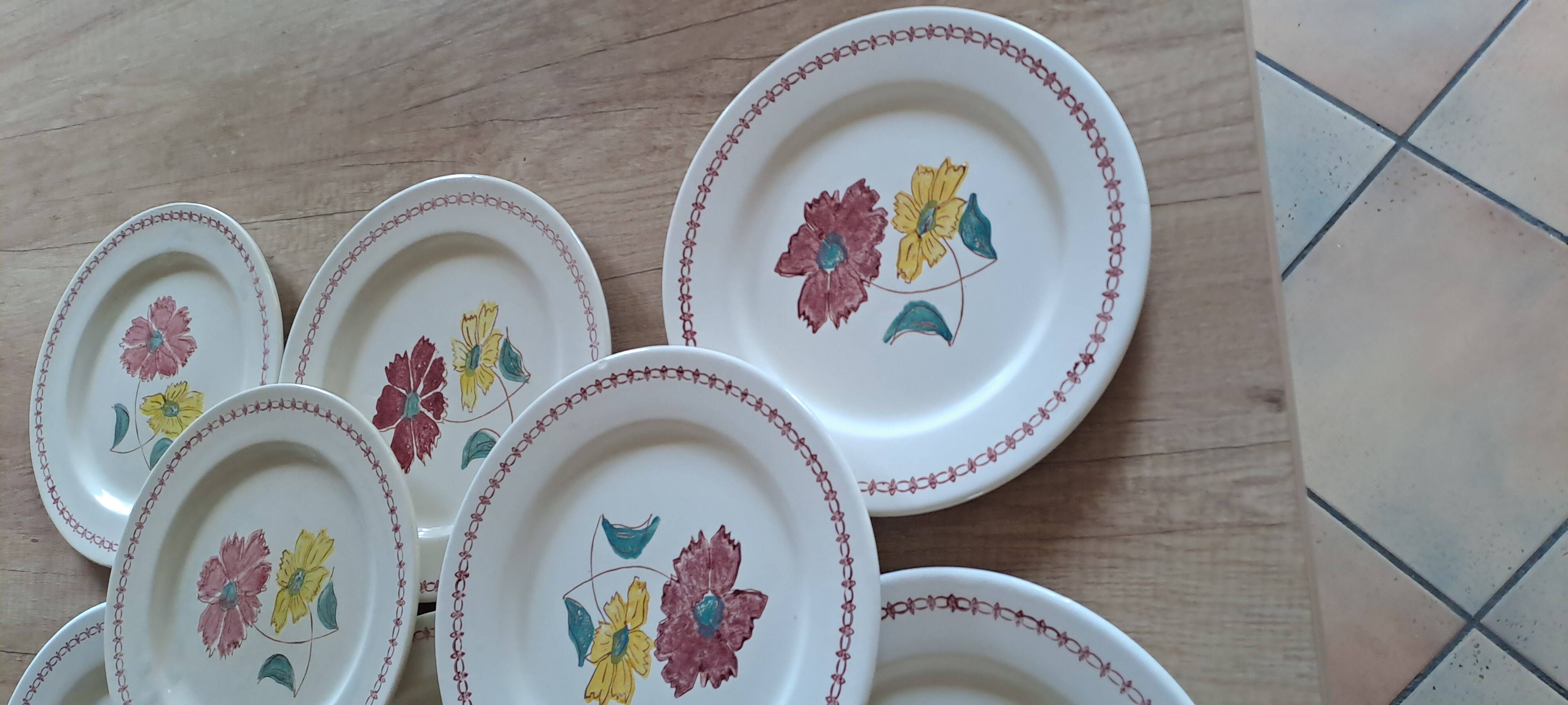 13 antique DDP France plates, 1950s-60s
