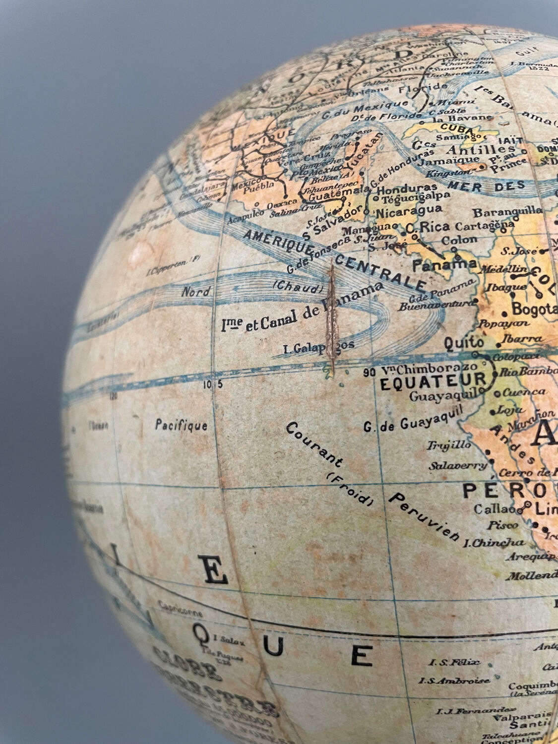 Terrestrial globe world map geographer Forest XIXth