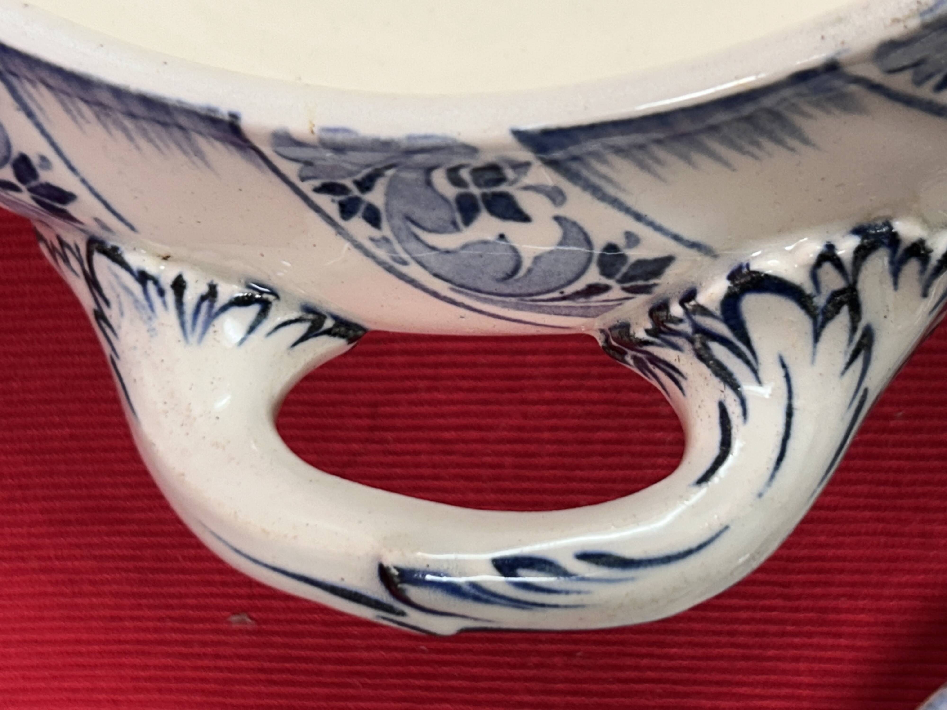 Antique Lunéville earthenware tureen, 28 x 22 x 16 cm