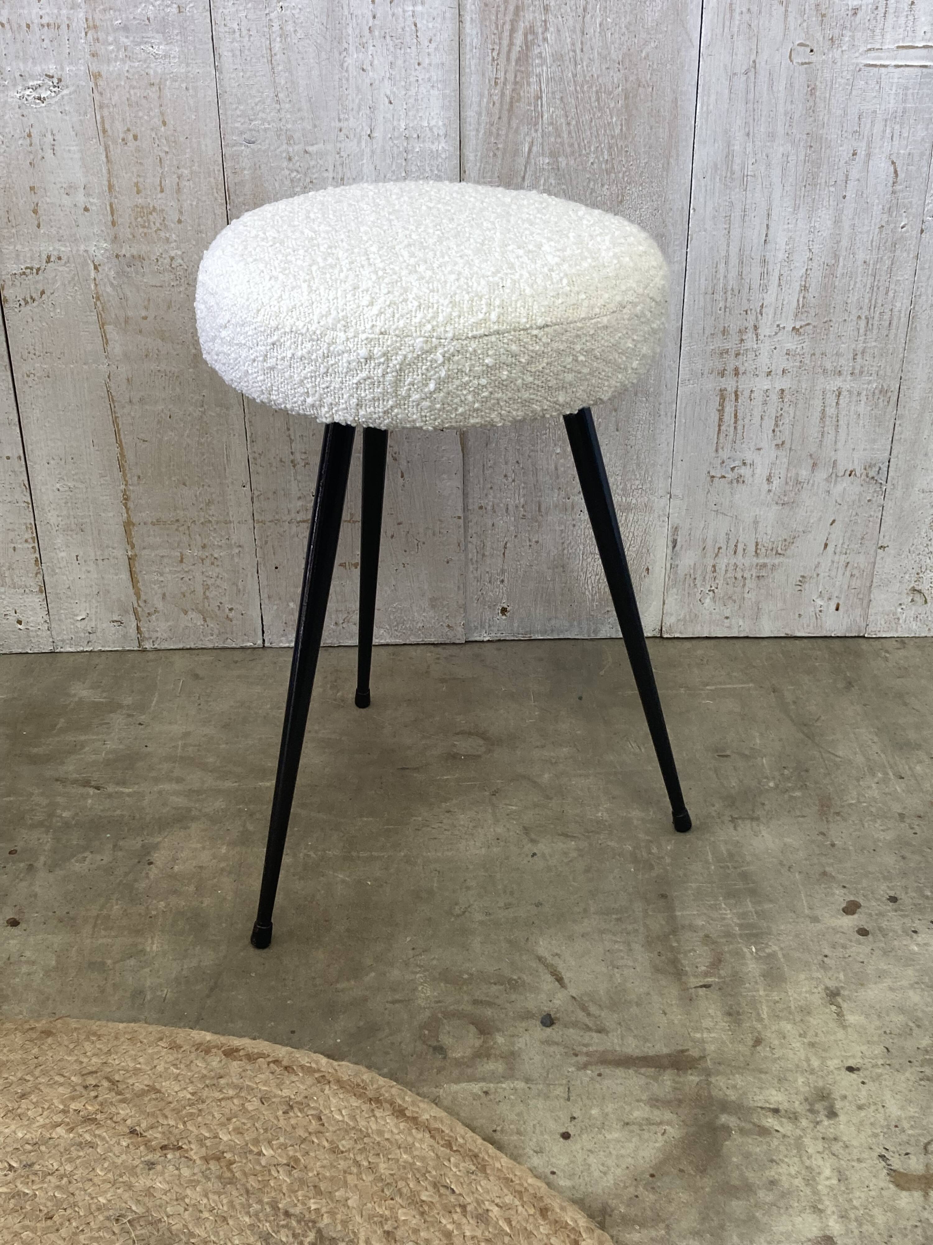 Tripod stool