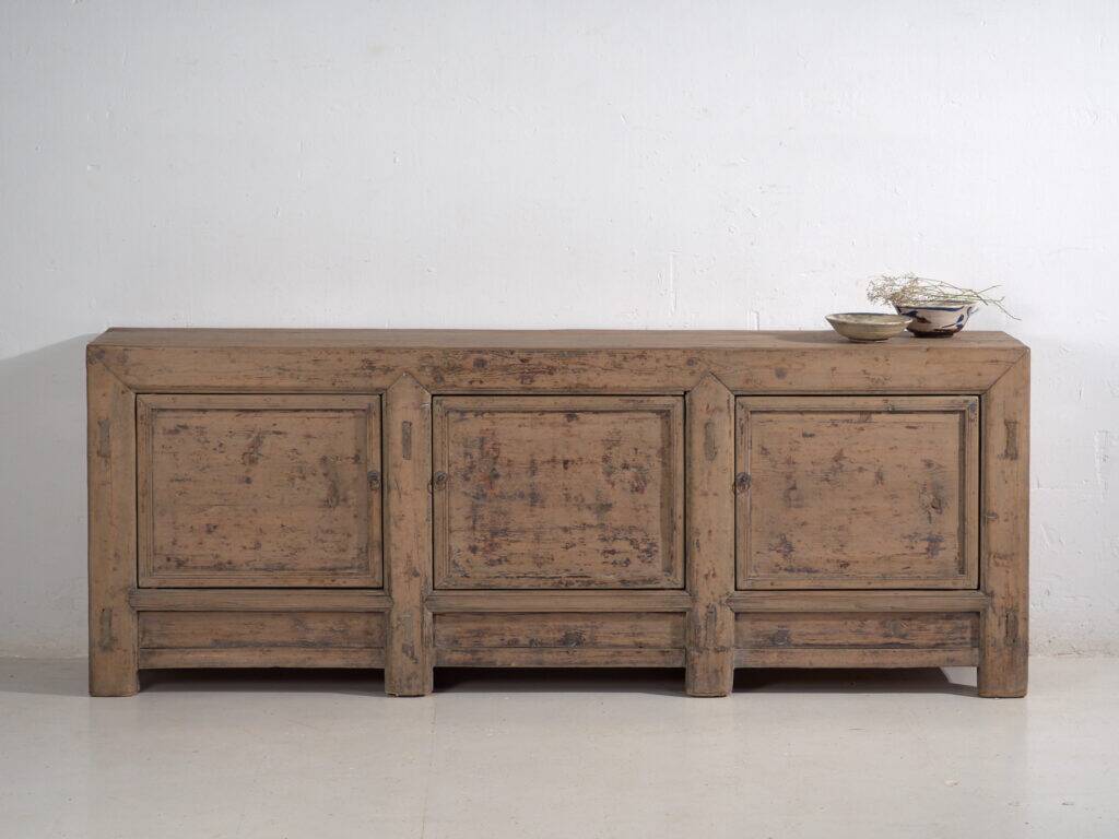 Buffet ancien en orme avec trois portes – Shanxi, vers 1920