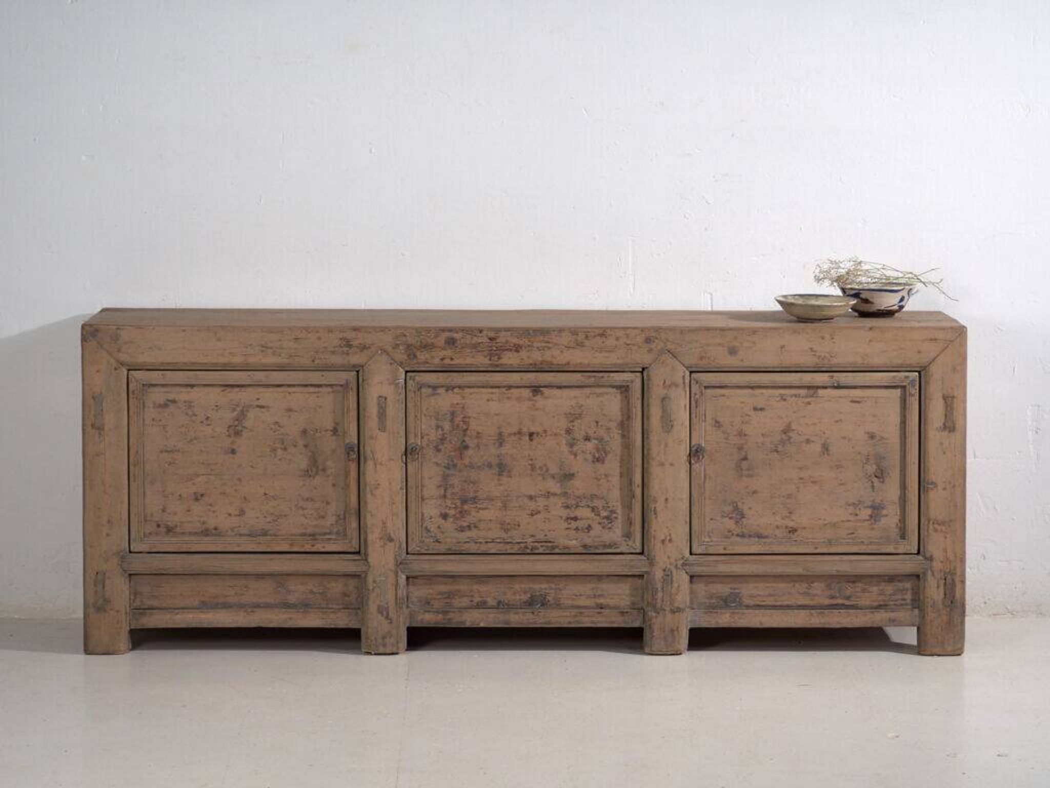 Antique elm buffet with three doors – Shanxi, circa 1920