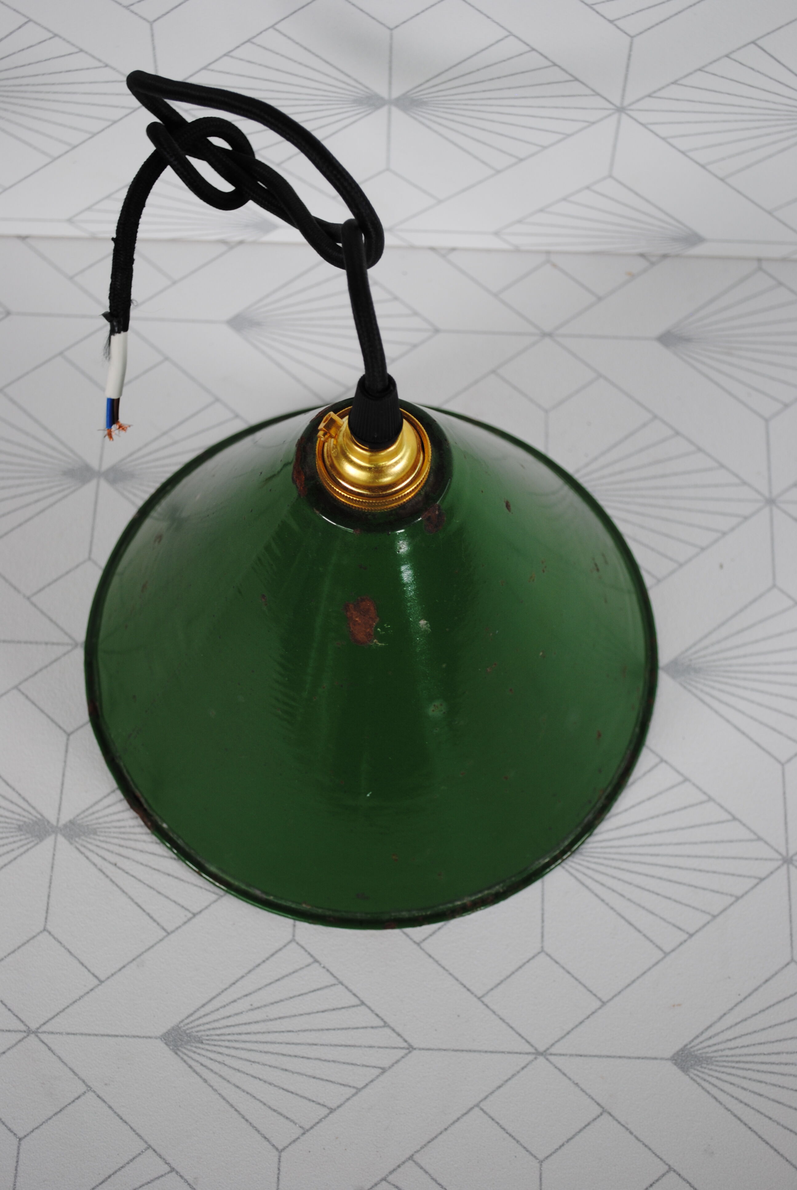 Enamelled industrial hanging