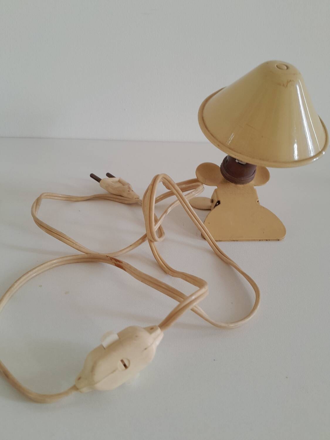 Small clip lamp