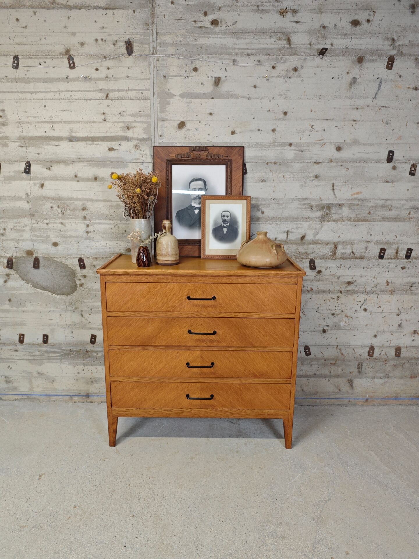 Commode vintage