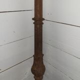 Ancien départ d'escalier ou poteau en fonte