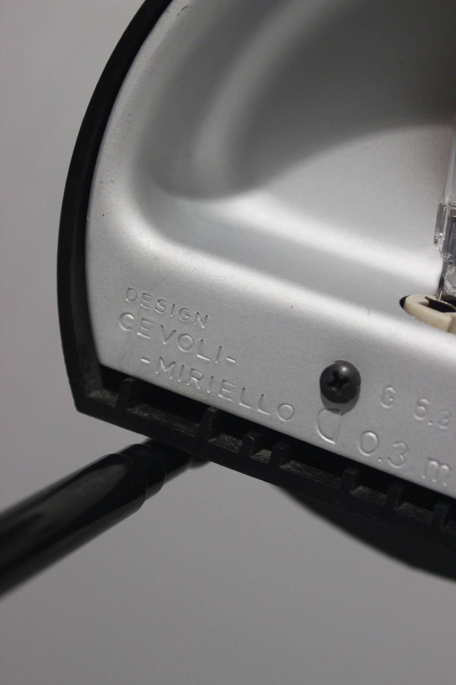 Extendable halogen desk lamp "Miriello" designed by Stefano Cevoli 1980s