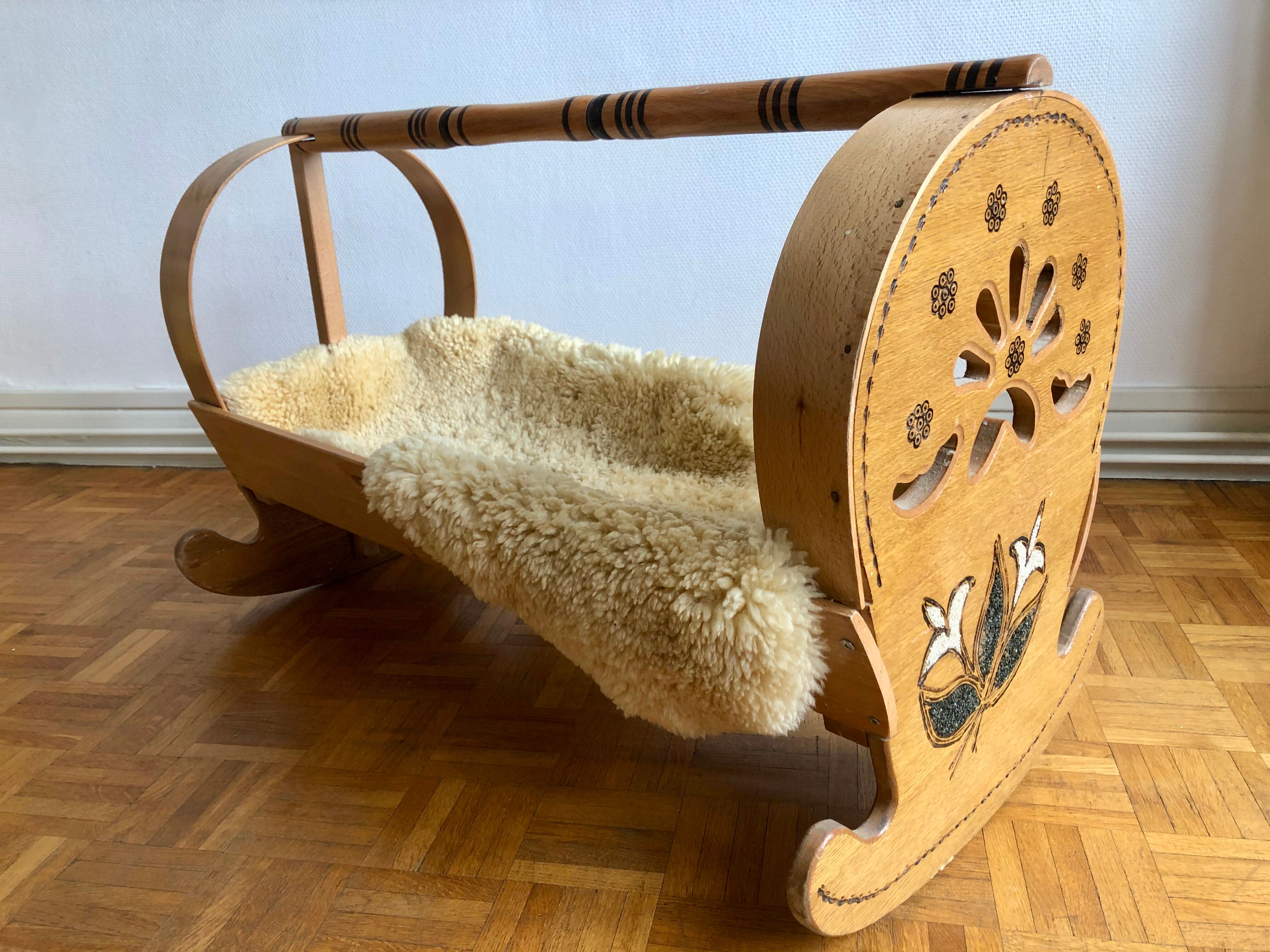 Flower-rocking cradle