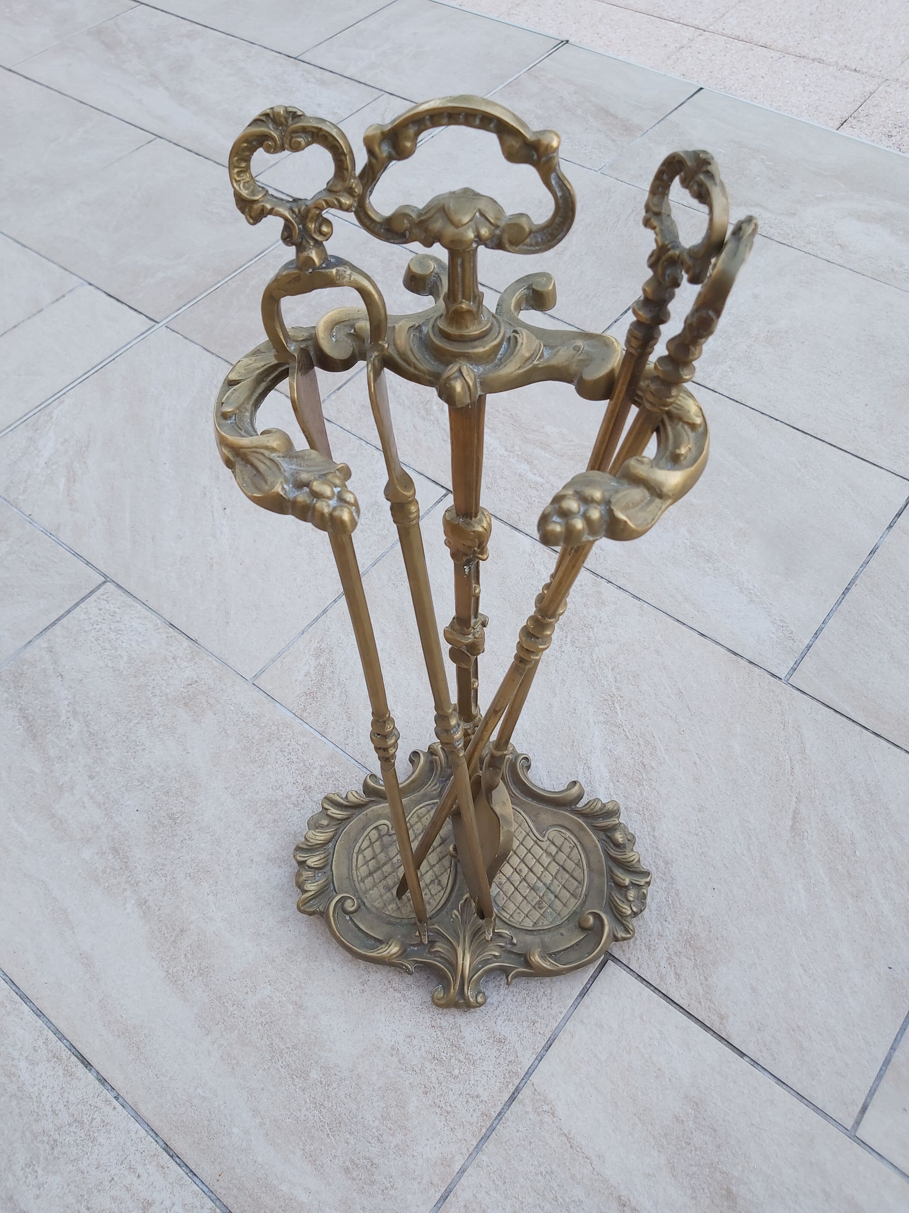 Bronze fireplace servant