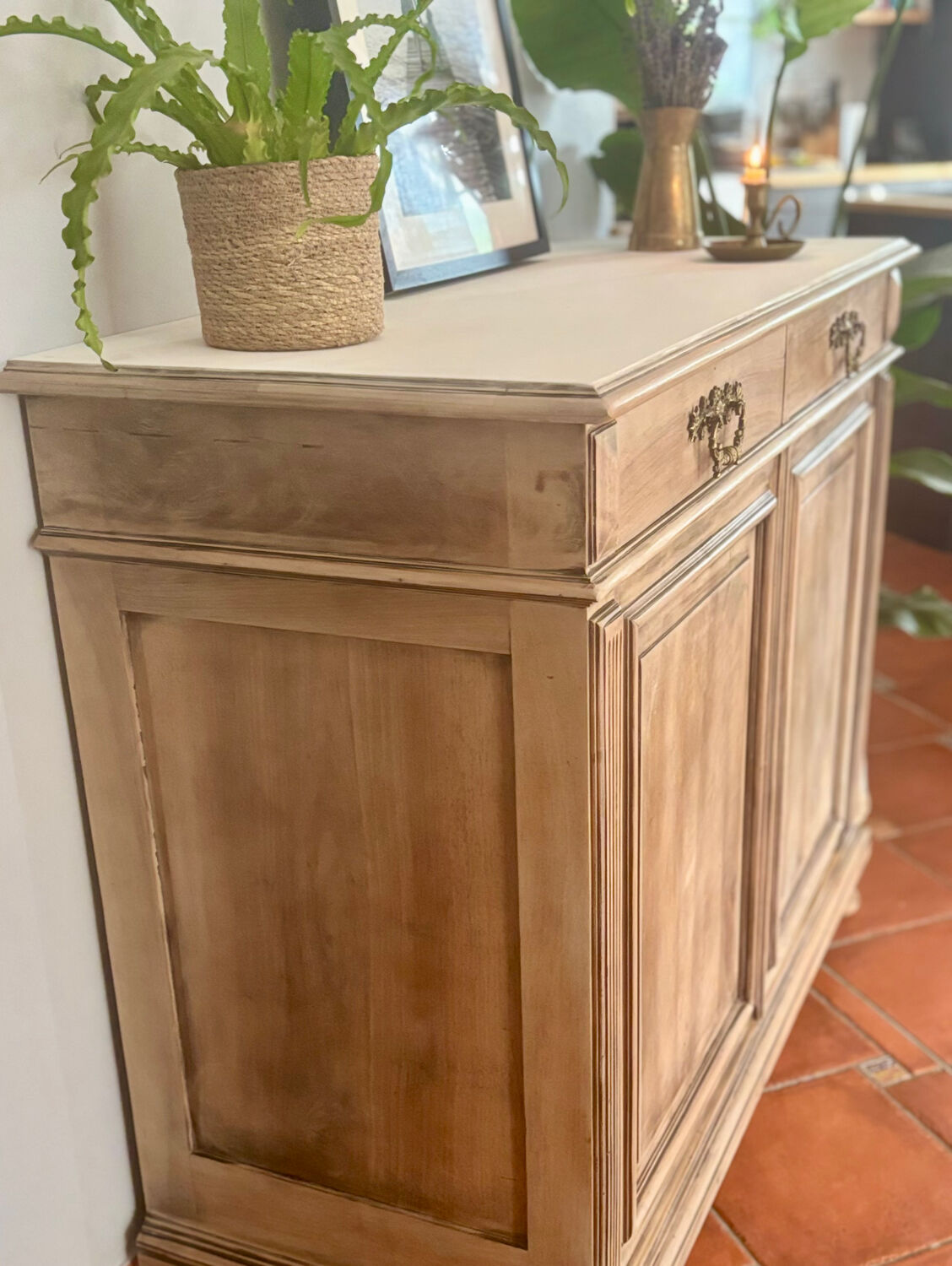 Rénovated antique dresser