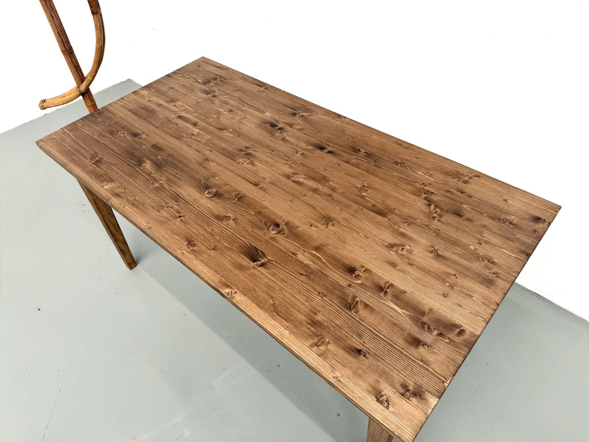 Table de ferme aux pieds fuseaux, L155 cm