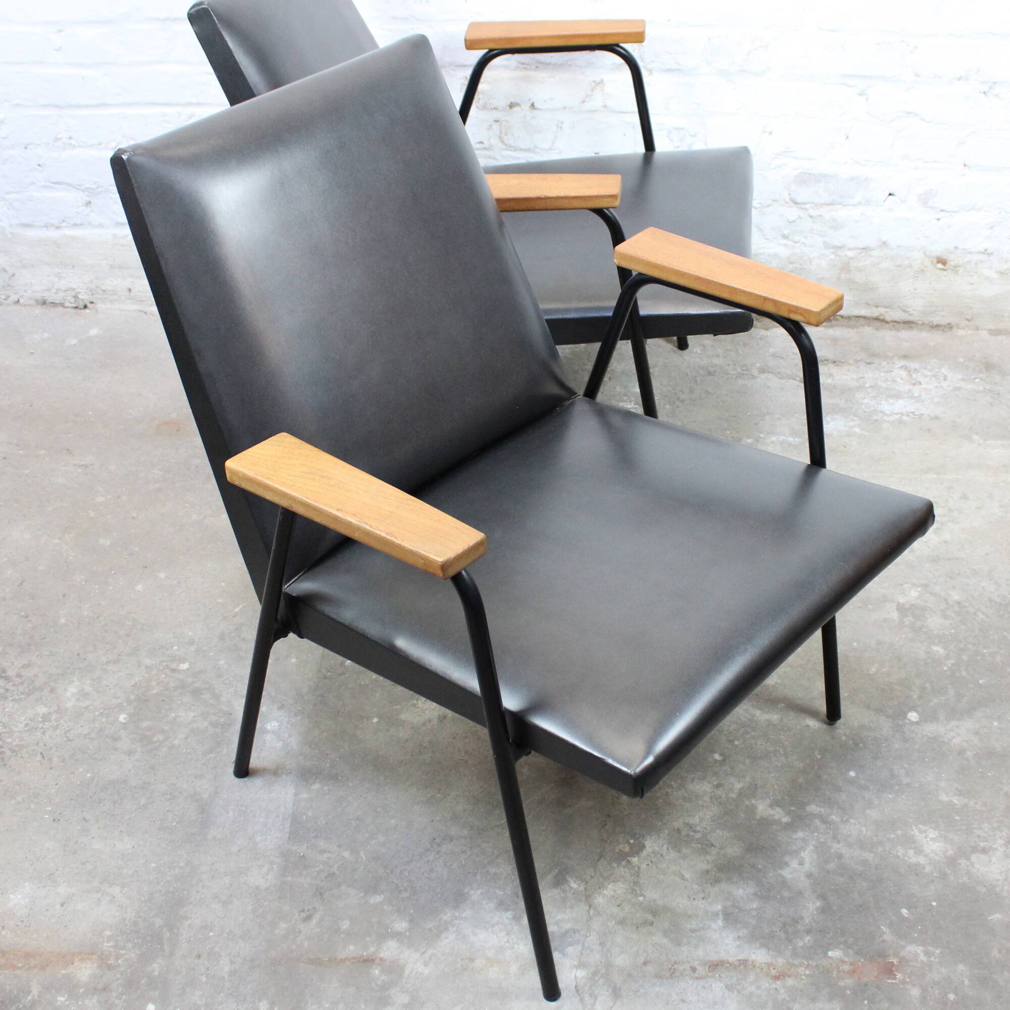 Pair of "Robert" armchairs by Pierre Guariche for Meurop 1960s