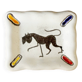 Petit cendrier en céramique émaillée blanche et polychrome, années 50