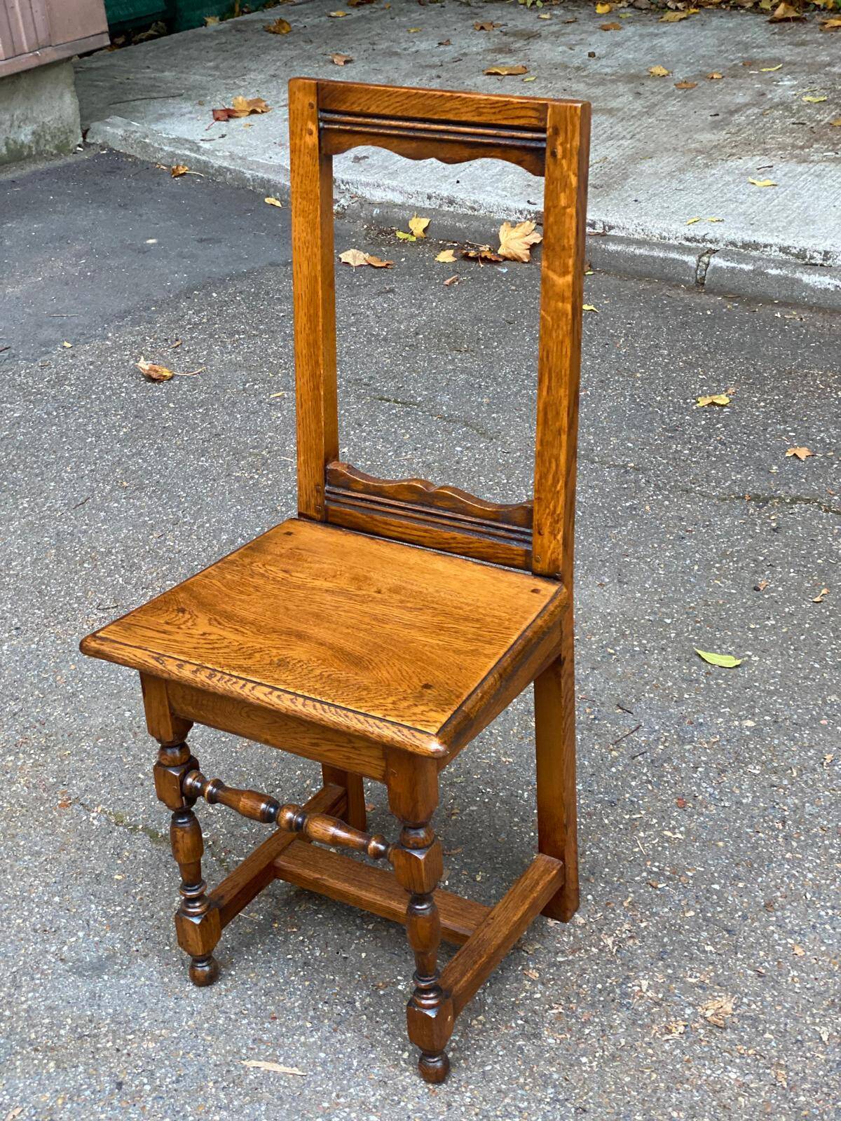 20th century Lorraine chair in solid oak