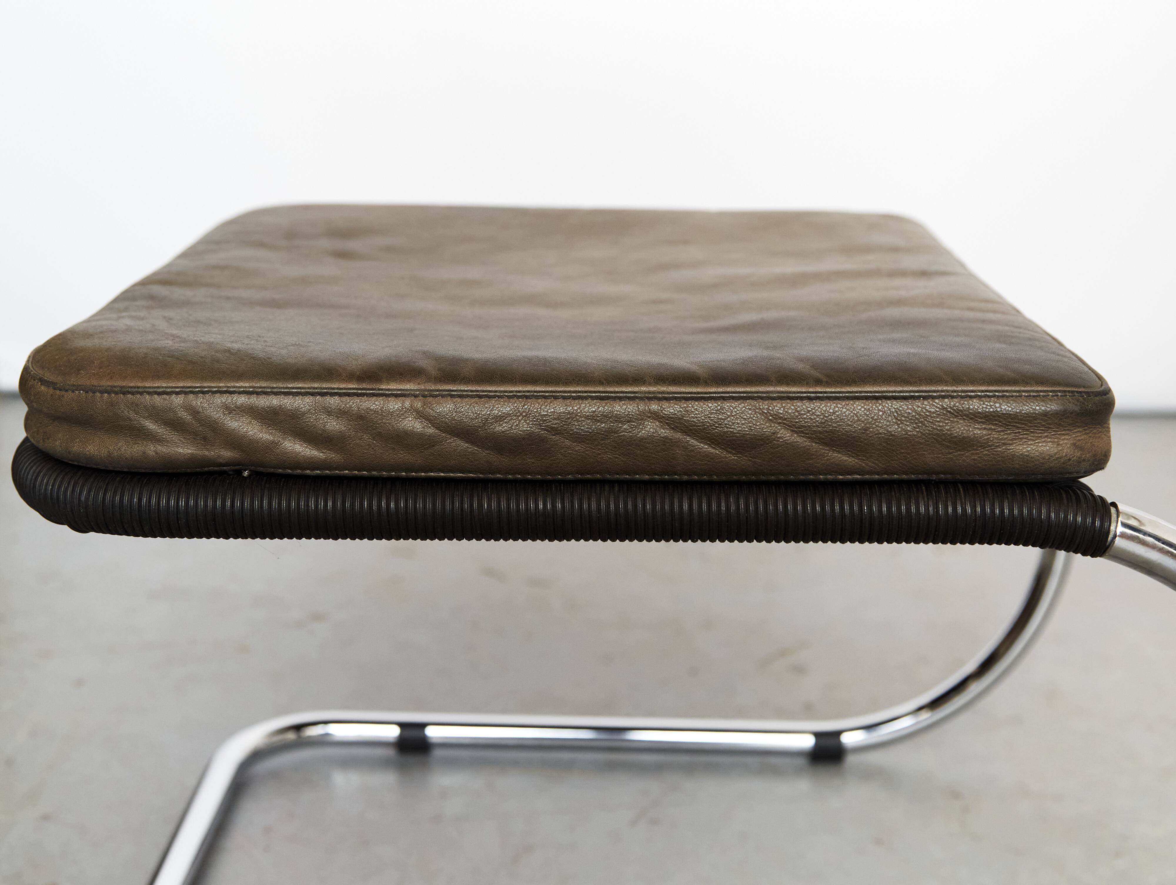 Anton Lorenz cantilever chair D35 & ottoman C35 for Tecta