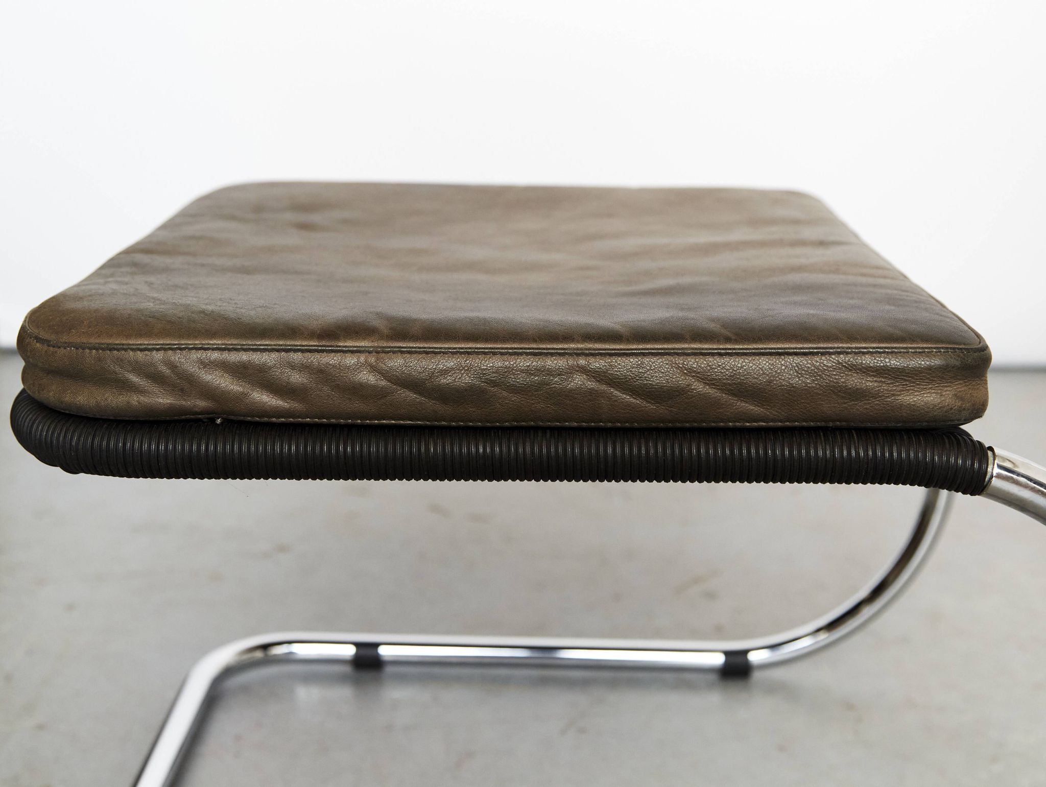 Anton Lorenz cantilever chair D35 & ottoman C35 for Tecta