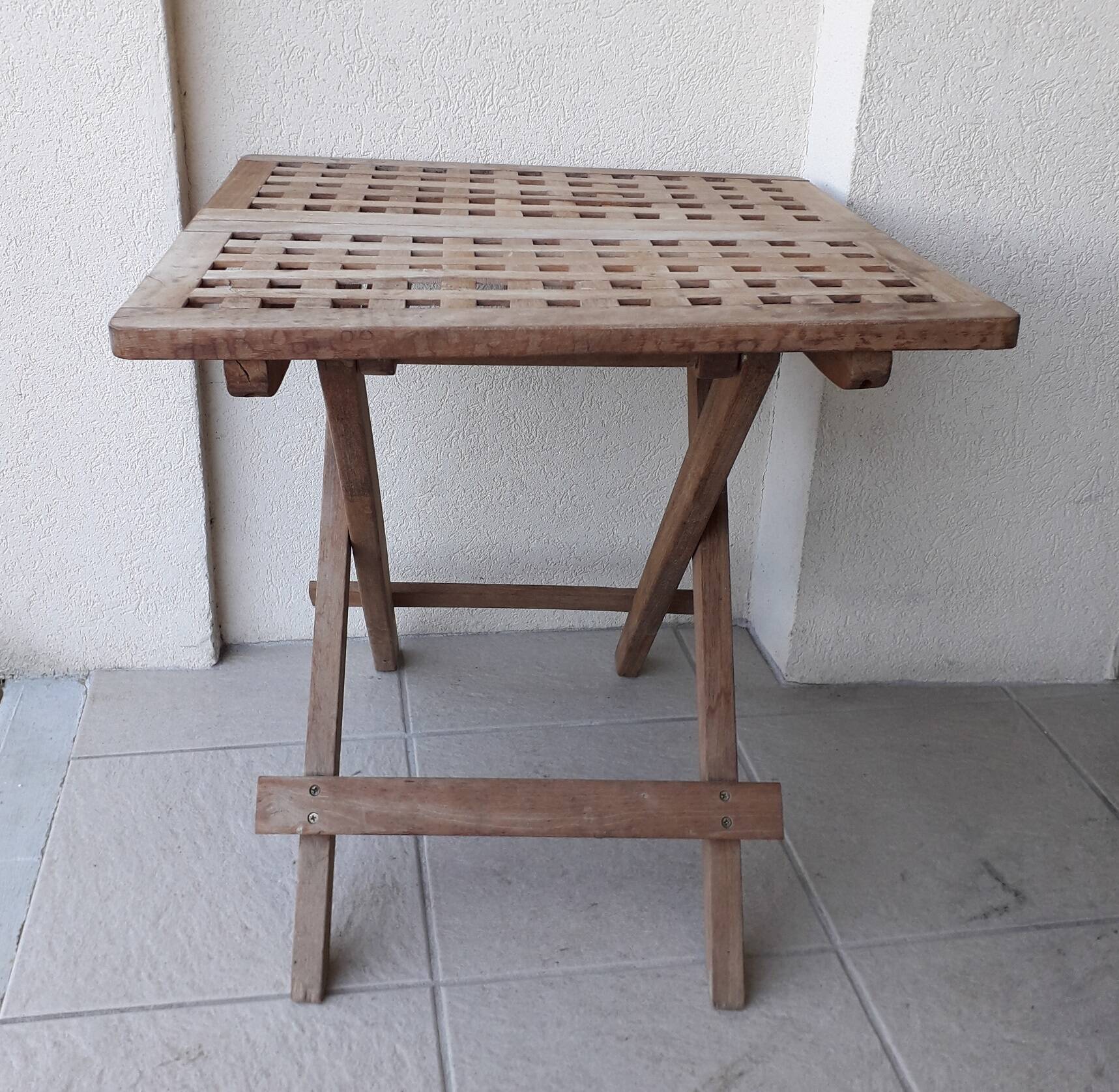Table basse pliante en bois