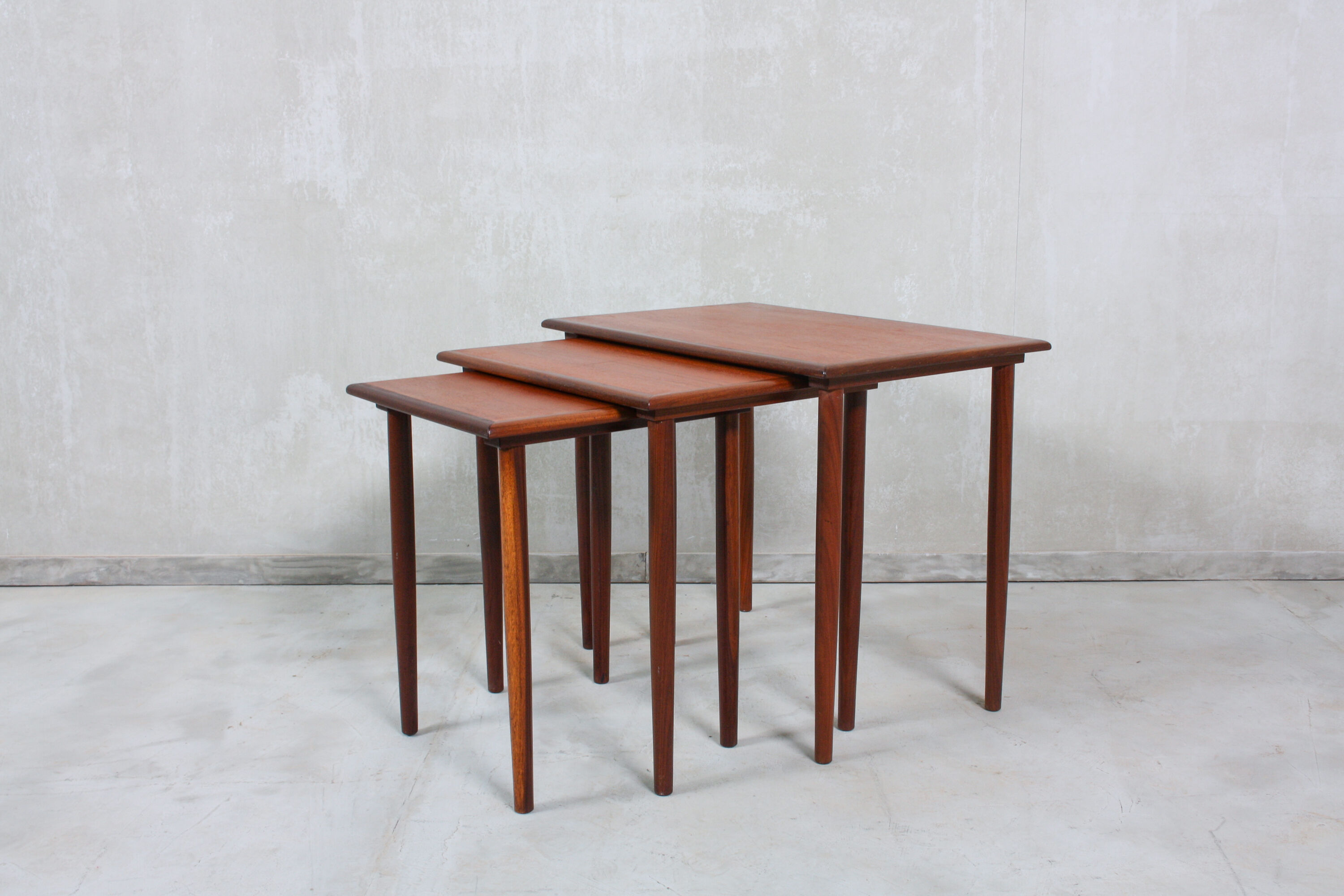 Pull out tables, 1950