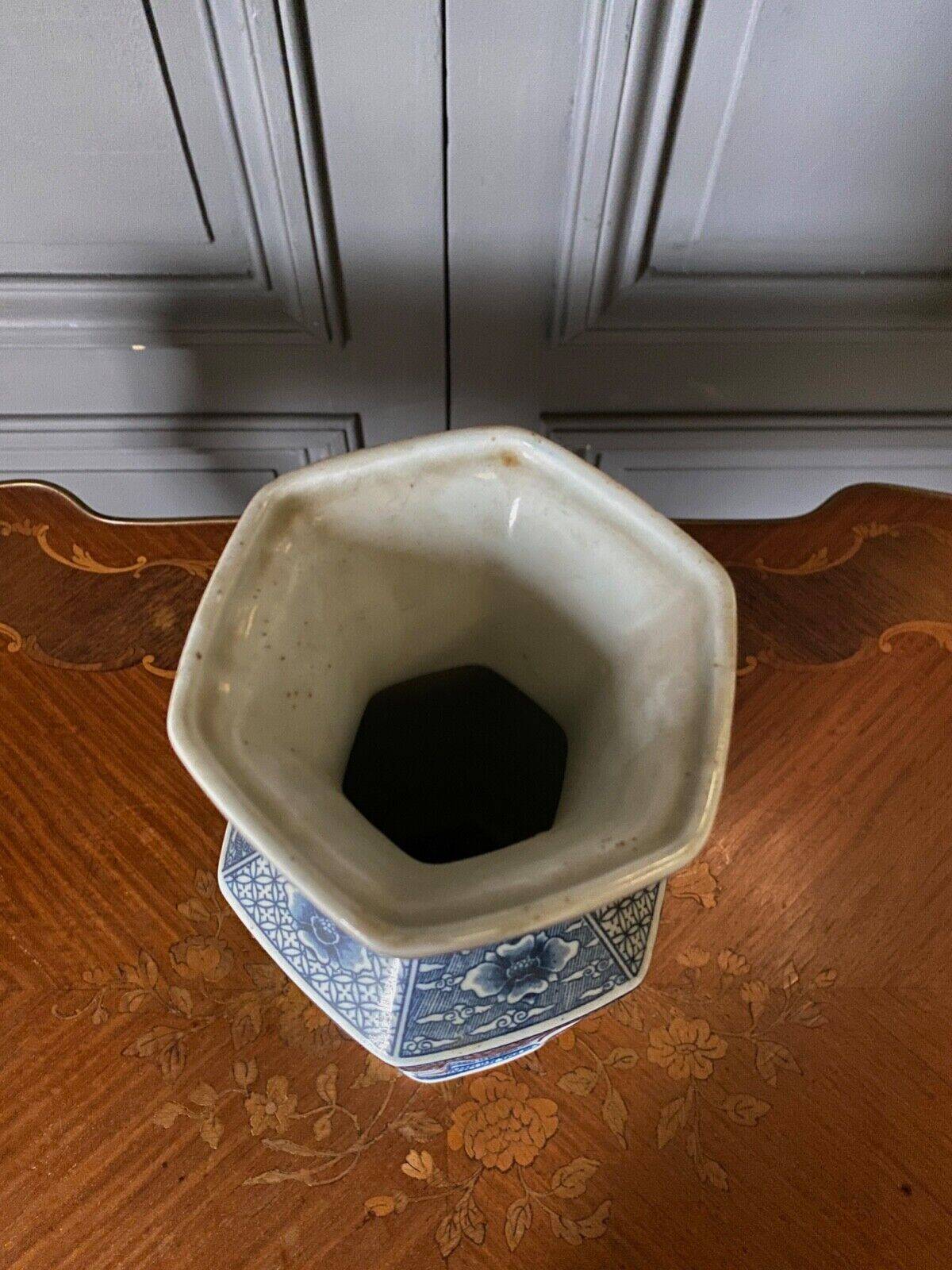 Paire de vases japonais hexagonaux fond bleu pans coupés DEC 739